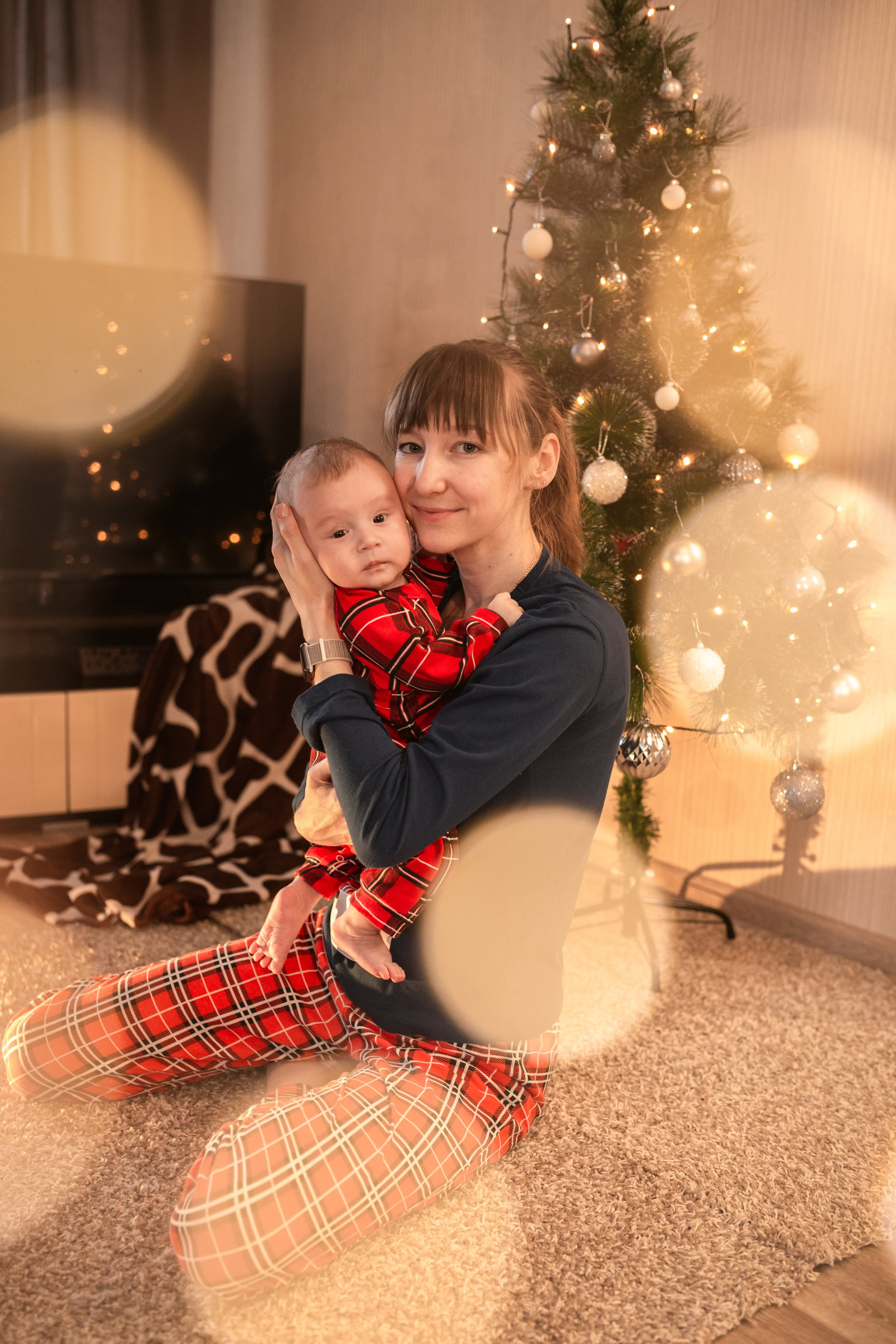 #фотографтольятти #фотографтлт #семейнаяфотосессия #домашняяфотосессиятольятти #мамытольятти #тлт #тольятти #фотоистория #семейныетрадиции #новогодняяфотосессиятольятти #фотограф