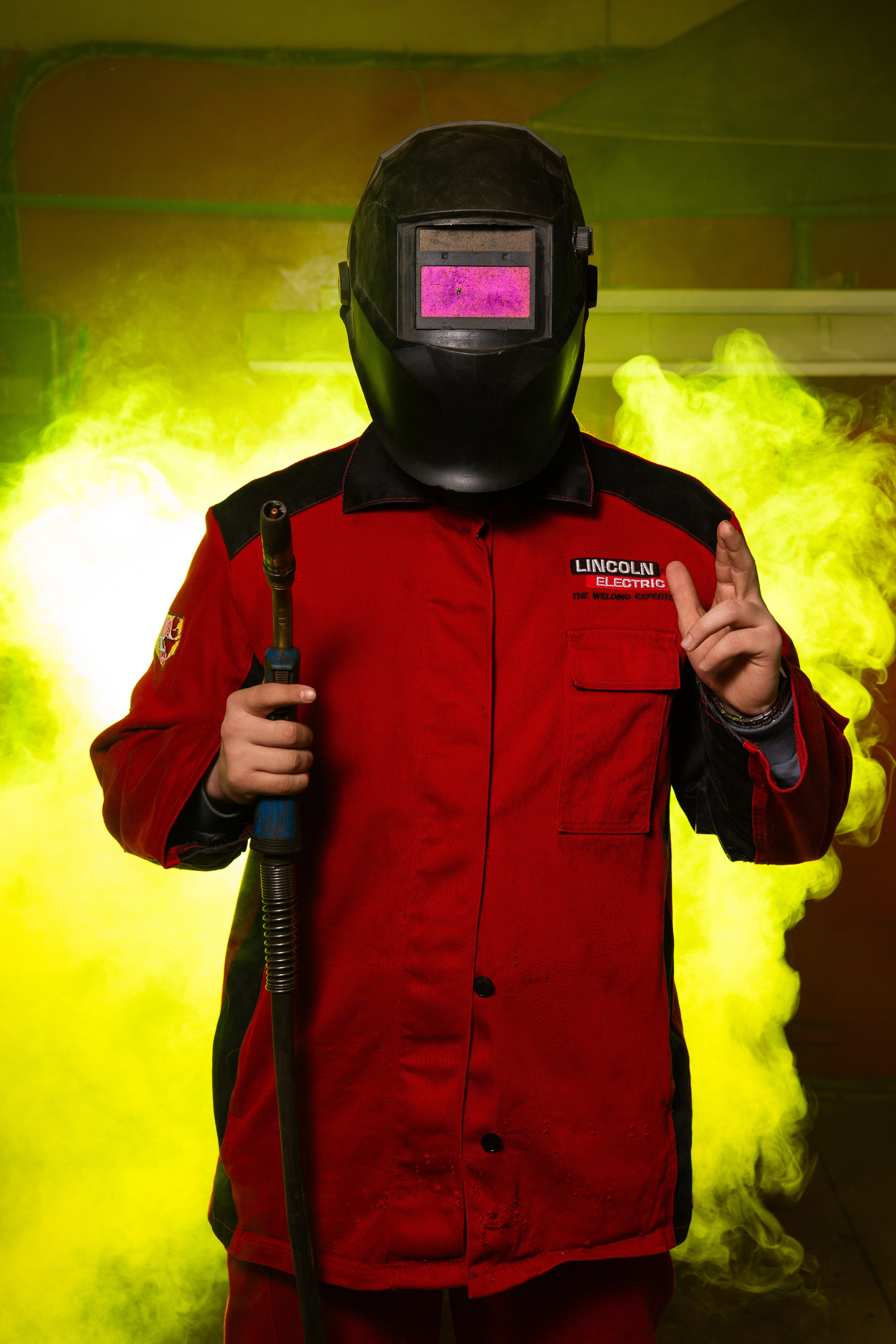 Портретная Фотосессия в Цеху для Выпускников Сварщиков | Твой Альбом Мценск. ТВОЙ АЛЬБОМ / ТВОИ ПРАВИЛА