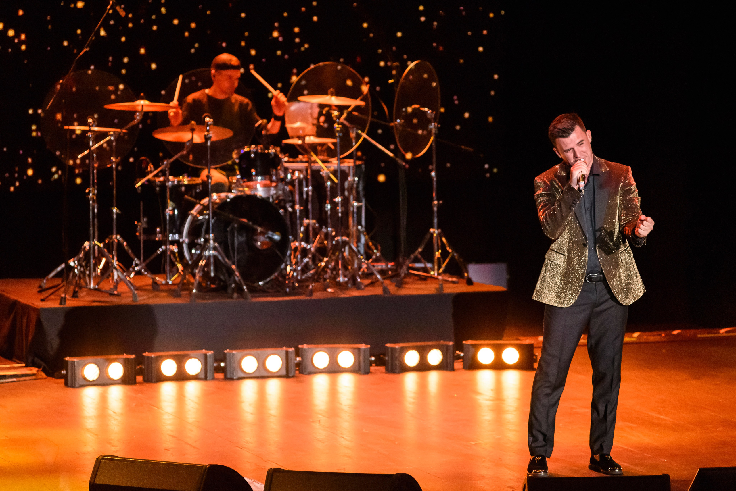 Кирилл Туриченко — Вегас Сити Холл. Бренд-фотограф для экспертов и блогеров в Москве Влада Горбовская