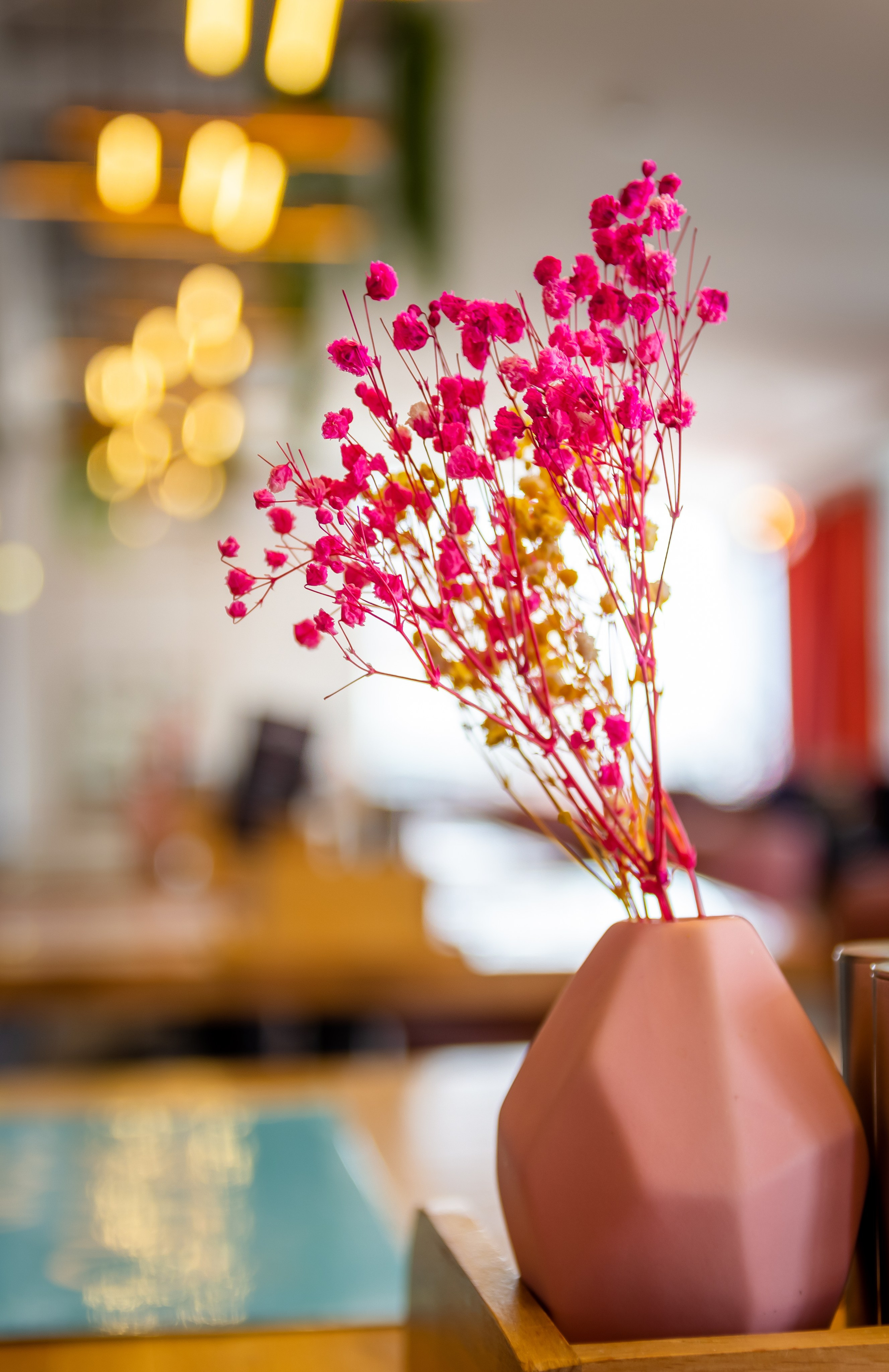 Интерьерная съёмка для кафе Эфир, г. Улан-Удэ, Бурятия. Интерьерный фотограф Стряпунин Александр. (рестораны, кафе, эфир, эмпатио эфир, европейская кухня, бурятская кухня)