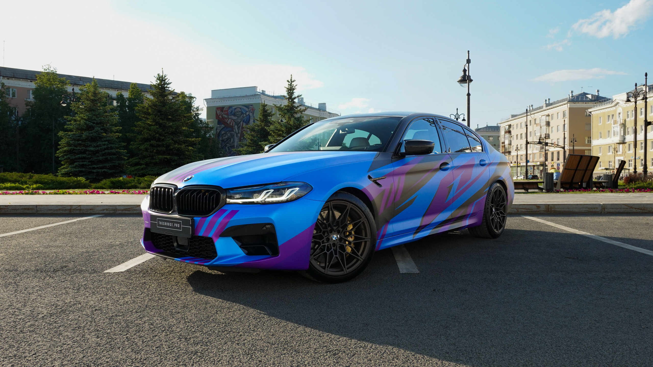 Винилография на BMW M5 F90. Студия дизайна и оклейки авто Barmaley Design