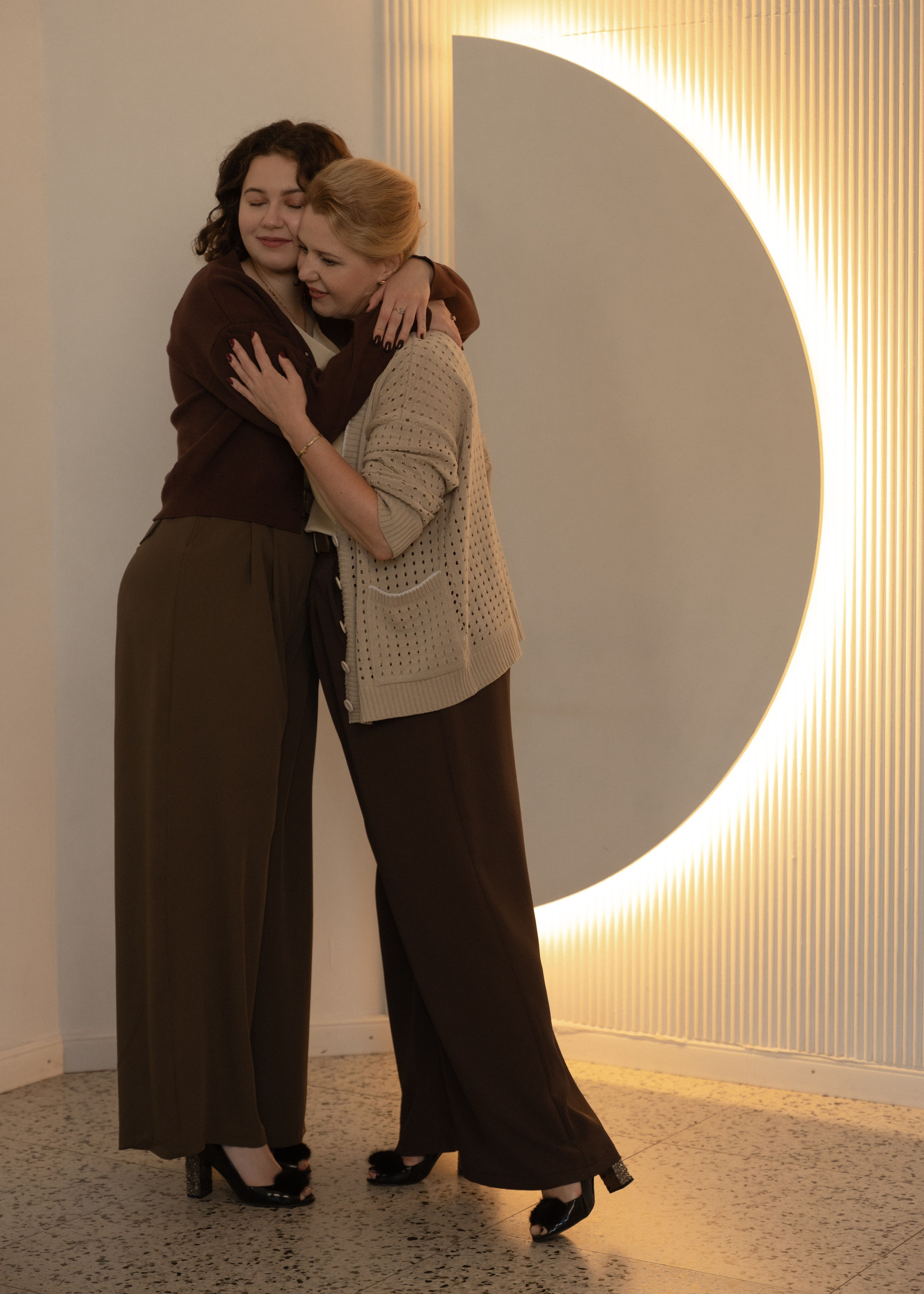 Семейная фотосессия мамы с дочкой