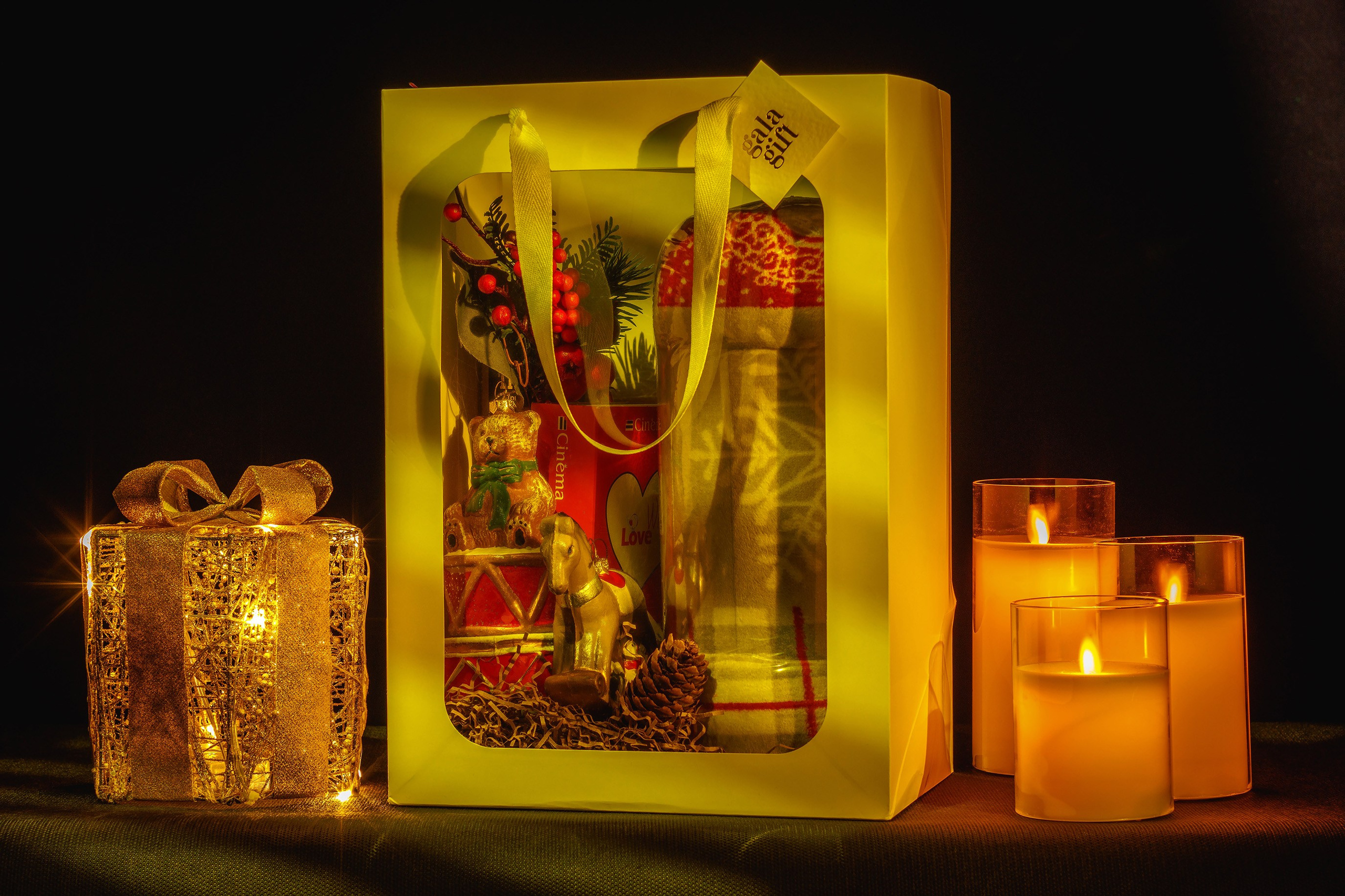 Тёплая ламповая атмосфера съёмки новогодних подарков от приморского бренда GALA GIFT. Фотосессия в Efimov Studio. Фотограф Сергей Ефимов. #СергейЕфимовФото