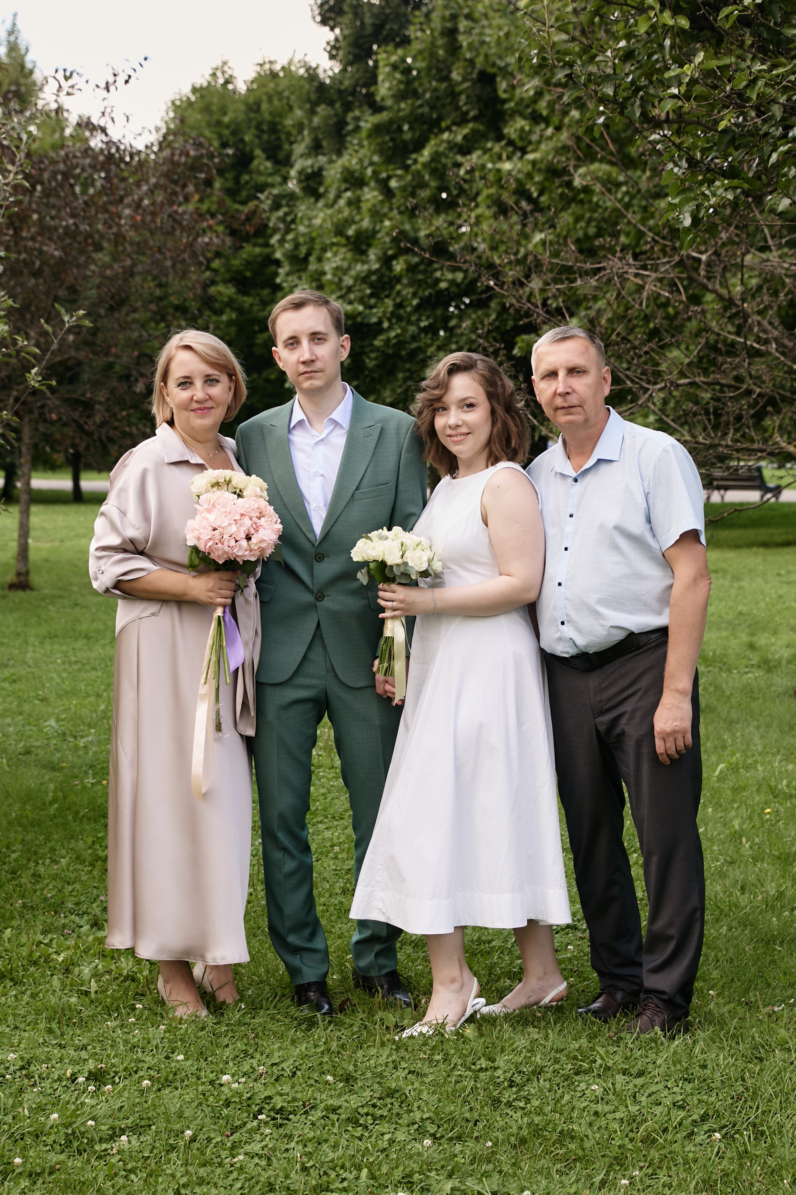 Анонс, свадебная съёмка Александра и Анастасии. Роспить — дворец каря Алексея Михайловича в парке Коломенское, прогулка Коломенское. Фотограф и свадебный фотограф в Москве