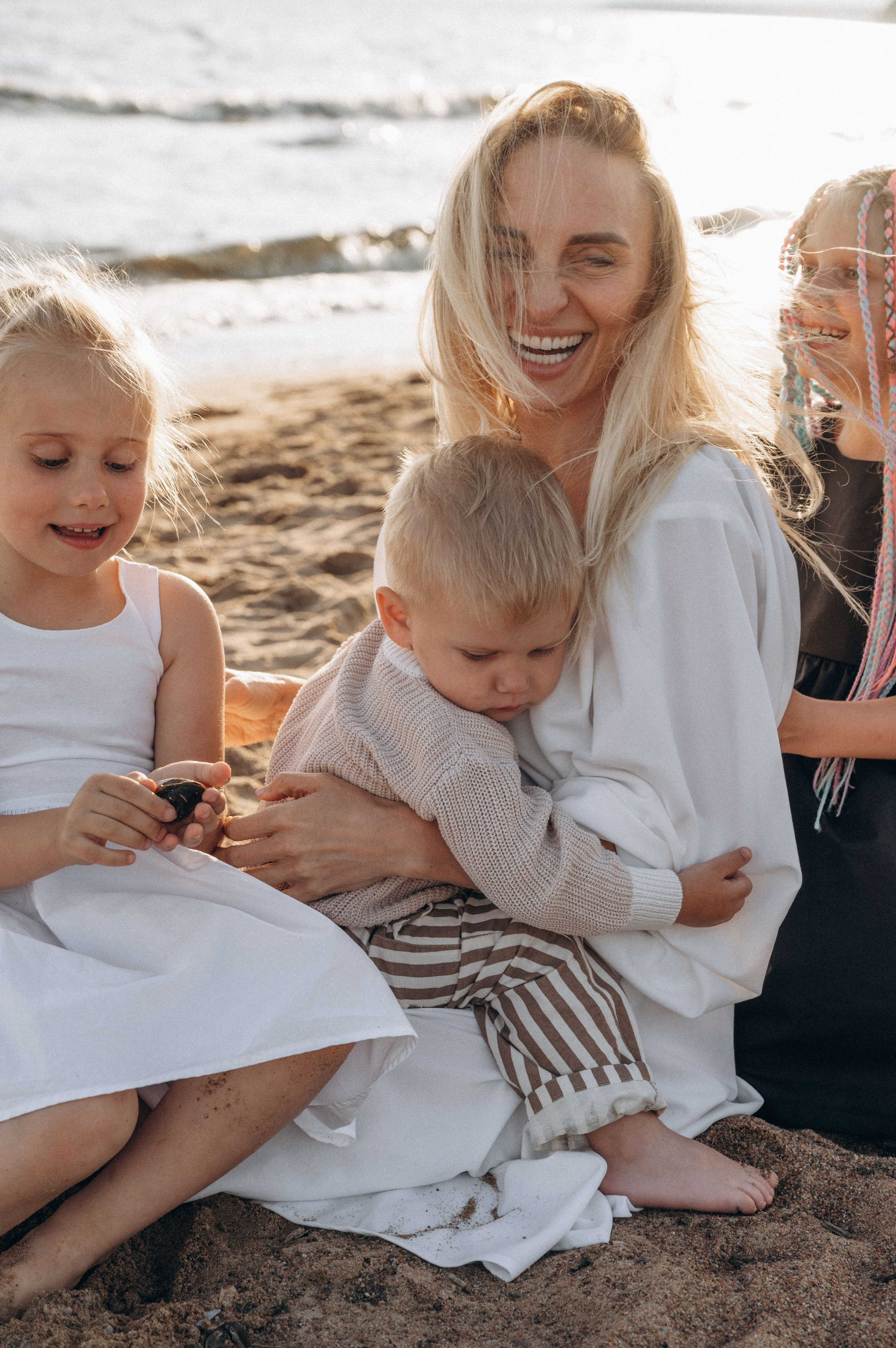 Юлия. Профессиональный фотограф беременности в СПБ. Стильные фотосессии беременности в стиле минимализм и классическая фотография