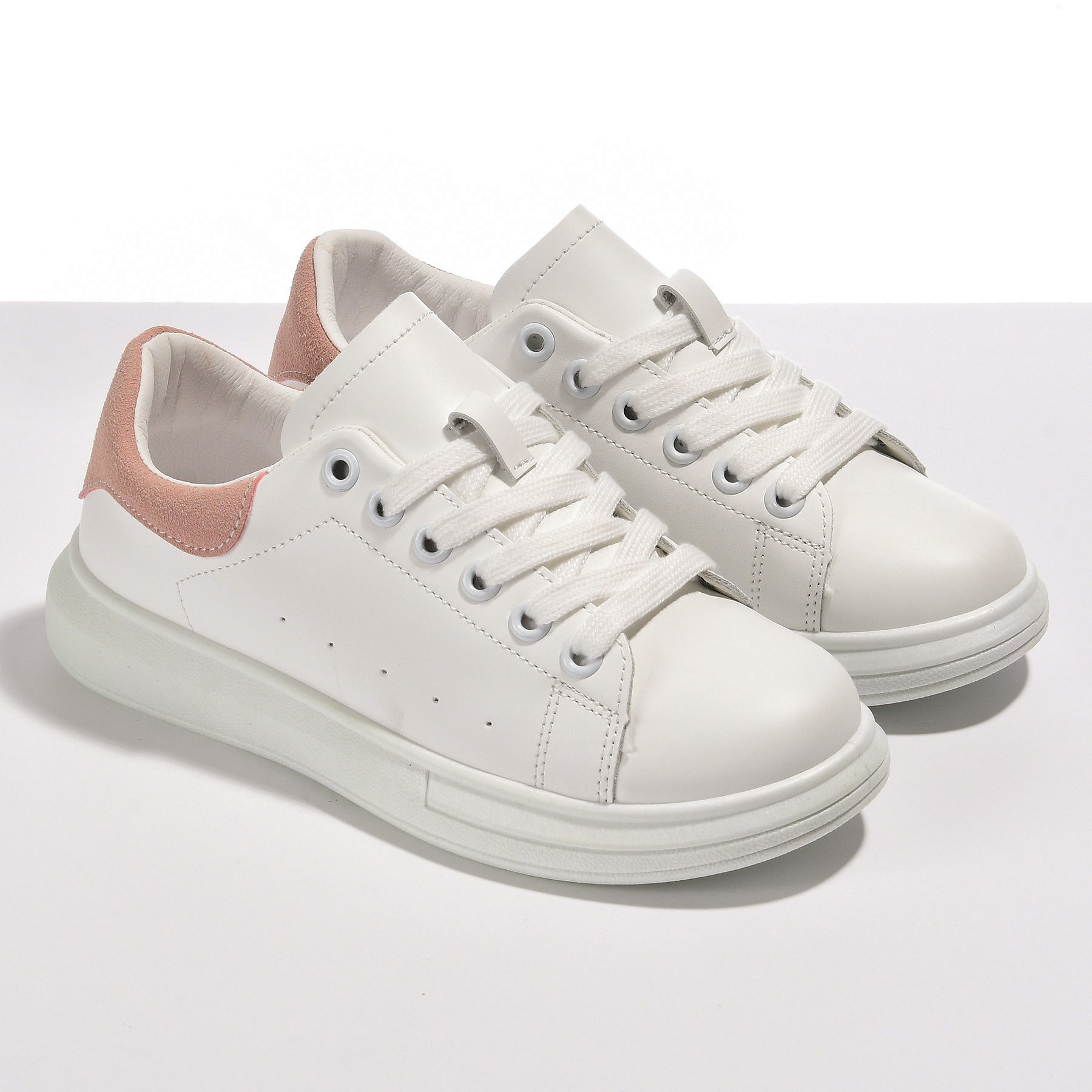 Съёмка обуви для маркетплейсов Ozon, Wildberries в Москве