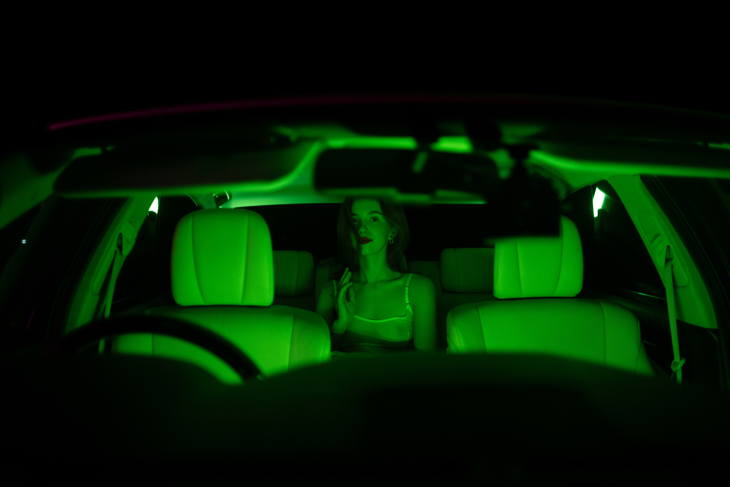 Неоновое настроение Насти. Фотограф Коробова Екатерина