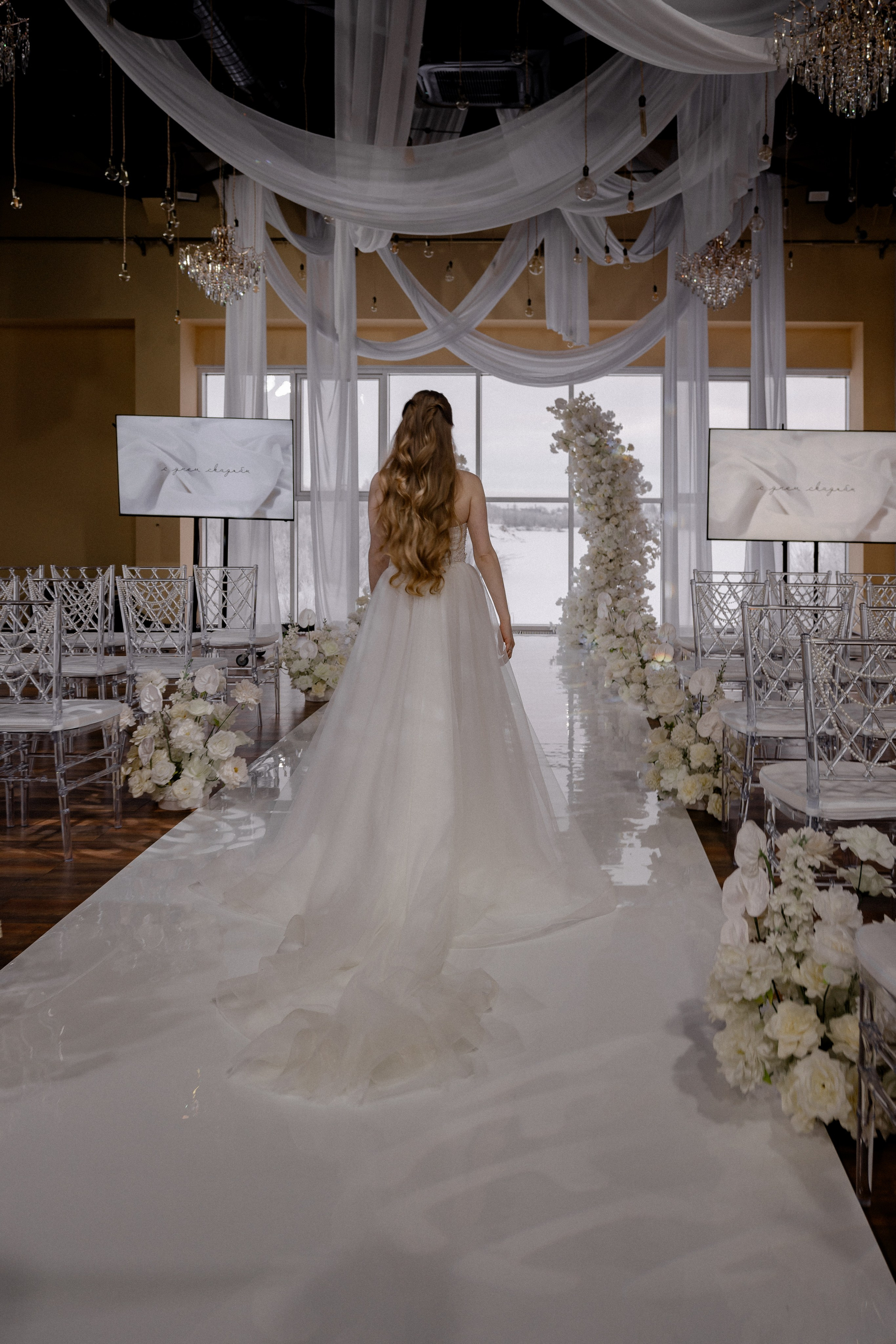 СВАДЕБНАЯ СЬЕМКА СБОРОВ В ОТЕЛЕ И ВЫЕЗД НА ЦЕРЕМОНИЮ (СНЯТО В СИБИРЕ В НИЖНЕВАРТОВСКЕ). Профессиональный фотограф, Санкт-Петербург — Виктория Богомолова