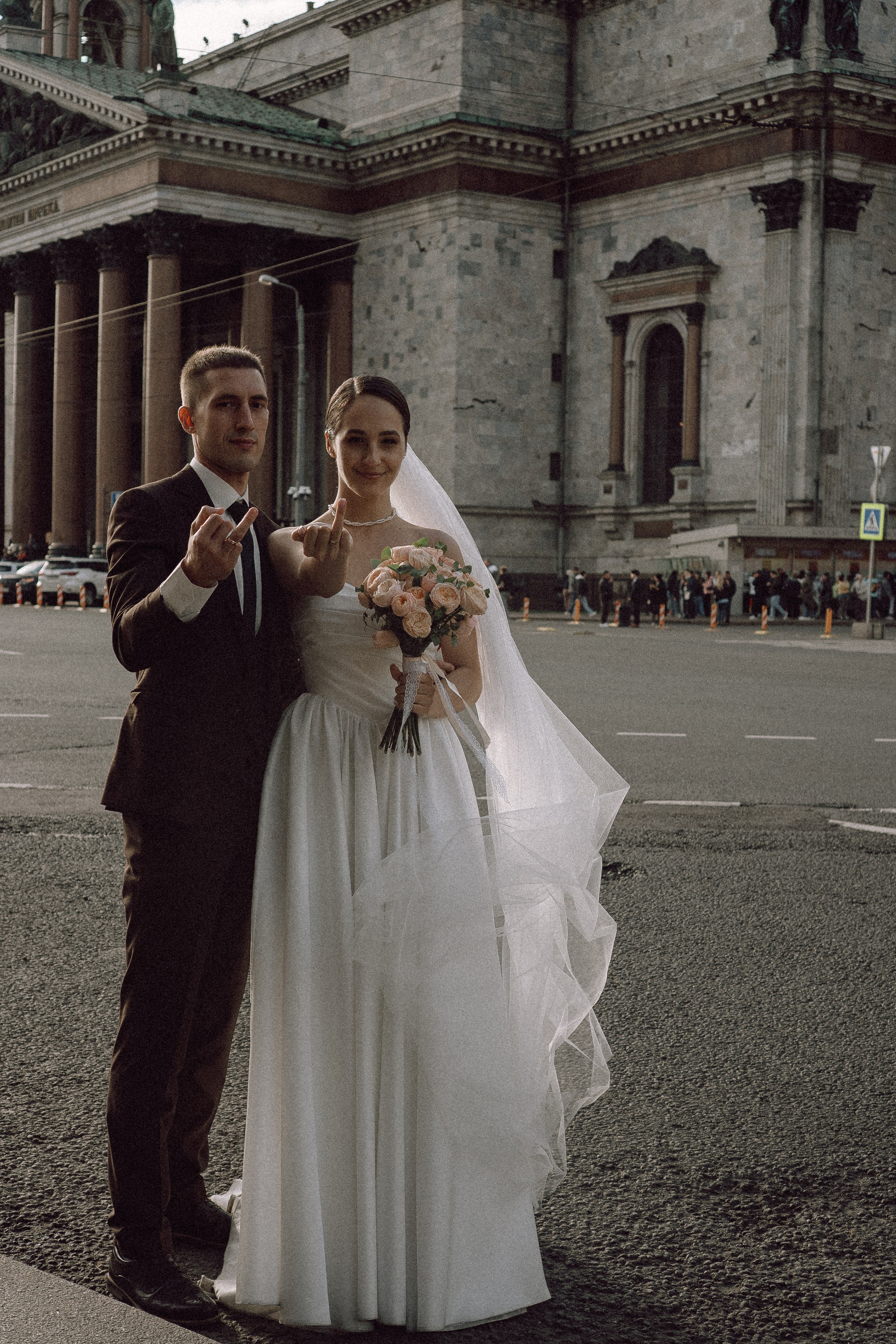 СВАДЕБНАЯ ПРОГУЛКА В САНТК-ПЕТЕРБУРГЕ (ИСАКИЕВСКИЙ СОБОР, ЗИМНЯЯ КАНАВКА, ЭРМИТАЖ И БОЛЬШАЯ МОРСКАЯ УЛИЦА). Профессиональный фотограф, Санкт-Петербург — Виктория Богомолова