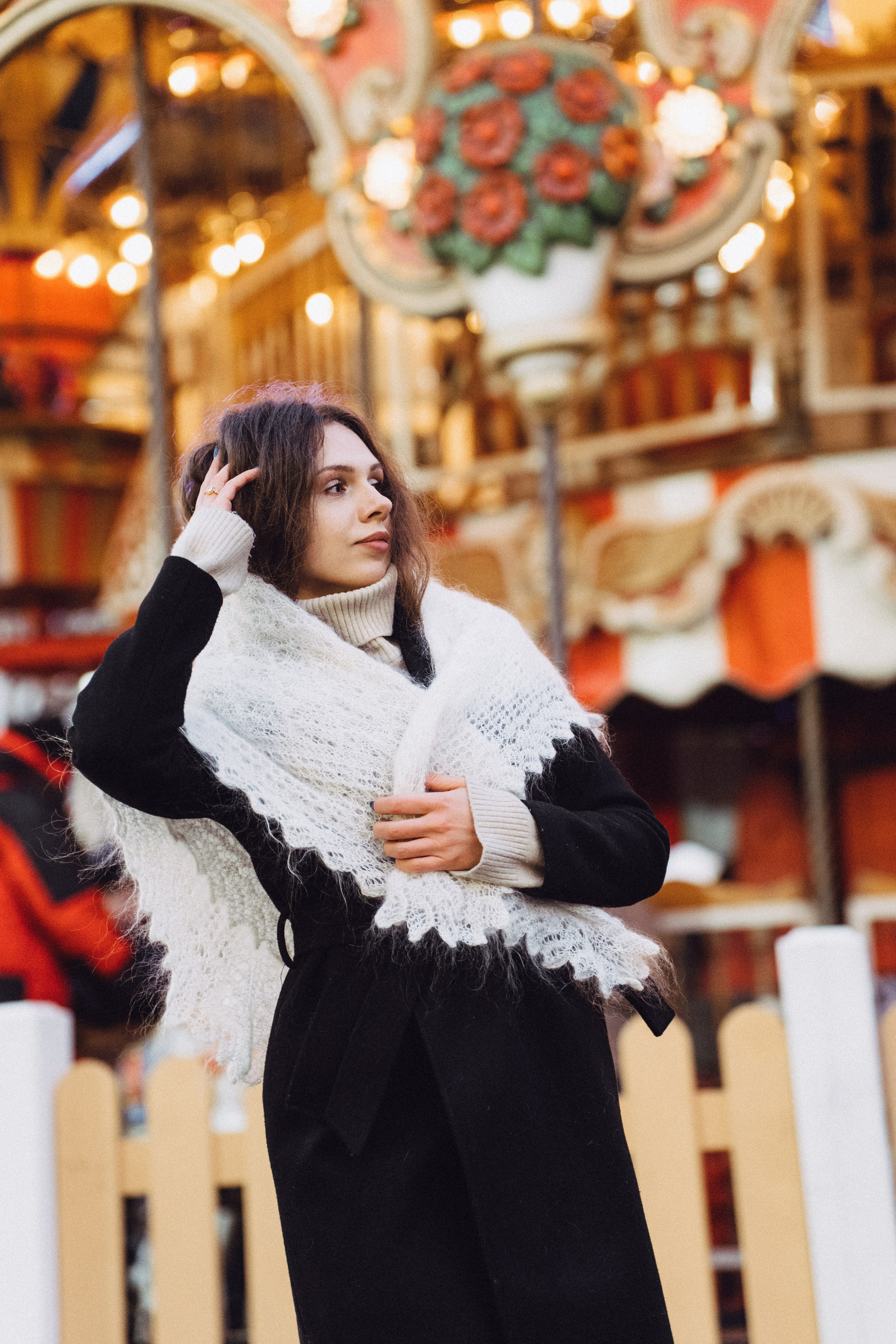 ПРОГУЛКА НА МАНЕЖНОЙ ПЛОЩАДИ ДЛЯ ДЕВУШКИ ПЕРЕД НОВЫМ ГОДОМ (НОВОГОДНЯЯ ФОТОСЕССИИЯ НА МАНЕЖНОЙ ПЛОЩАДИ). Профессиональный фотограф, Санкт-Петербург — Виктория Богомолова