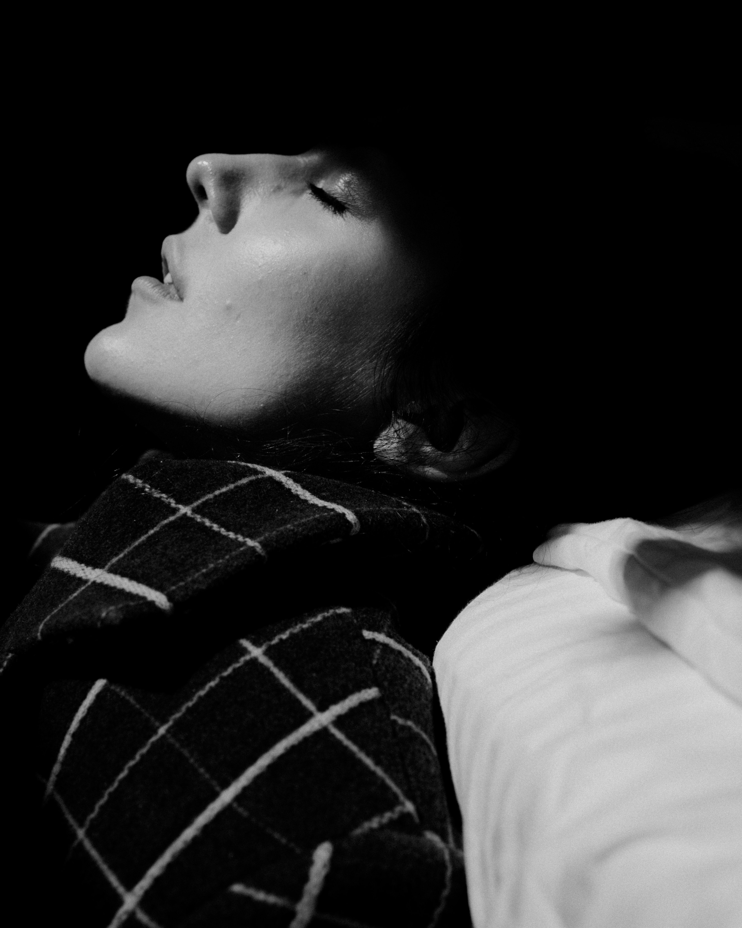 I am Diana, a portrait photographer. I take pictures around the world