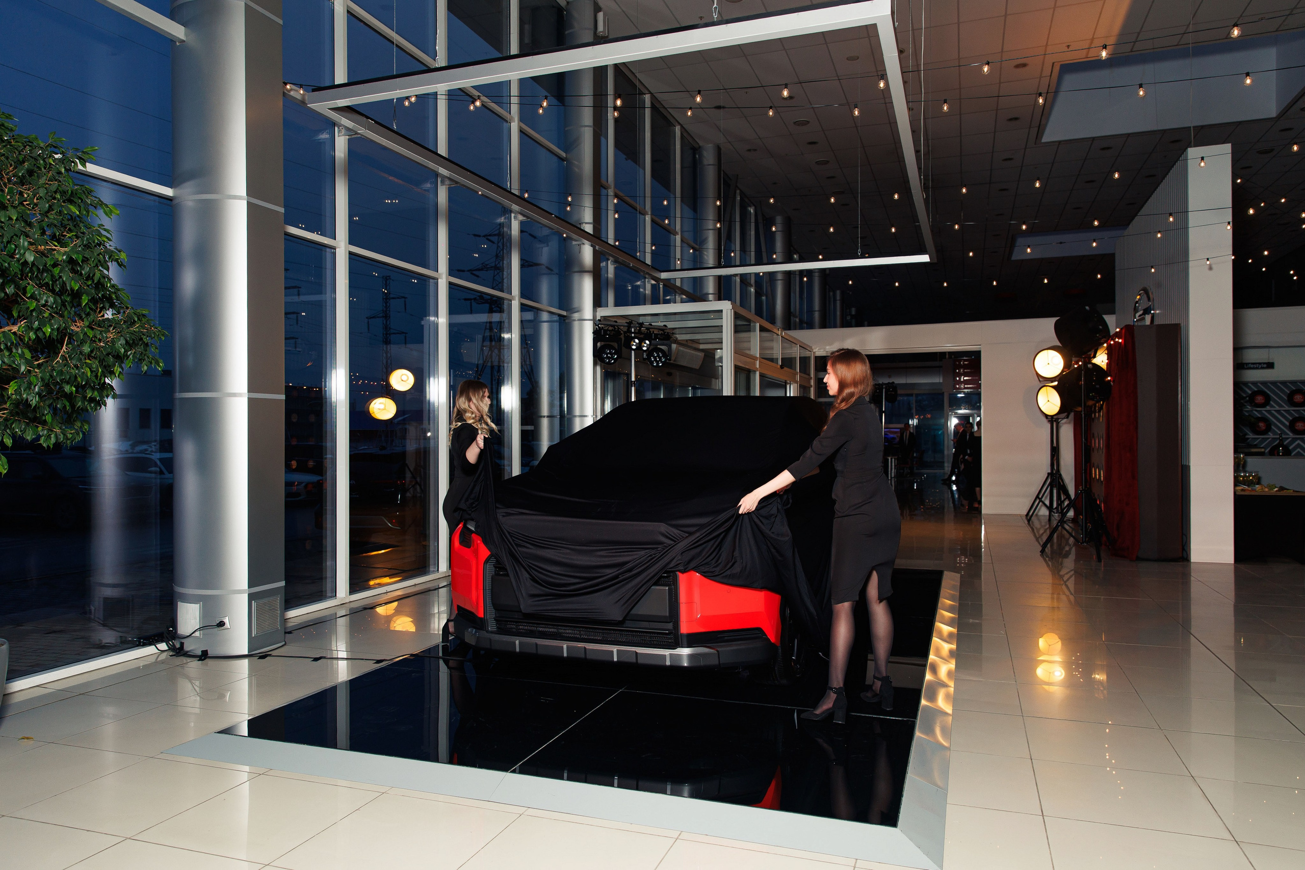 Презентация новой Toyota RAV4. Репортажный и свадебный фотограф в Уфе Павел Кожевников