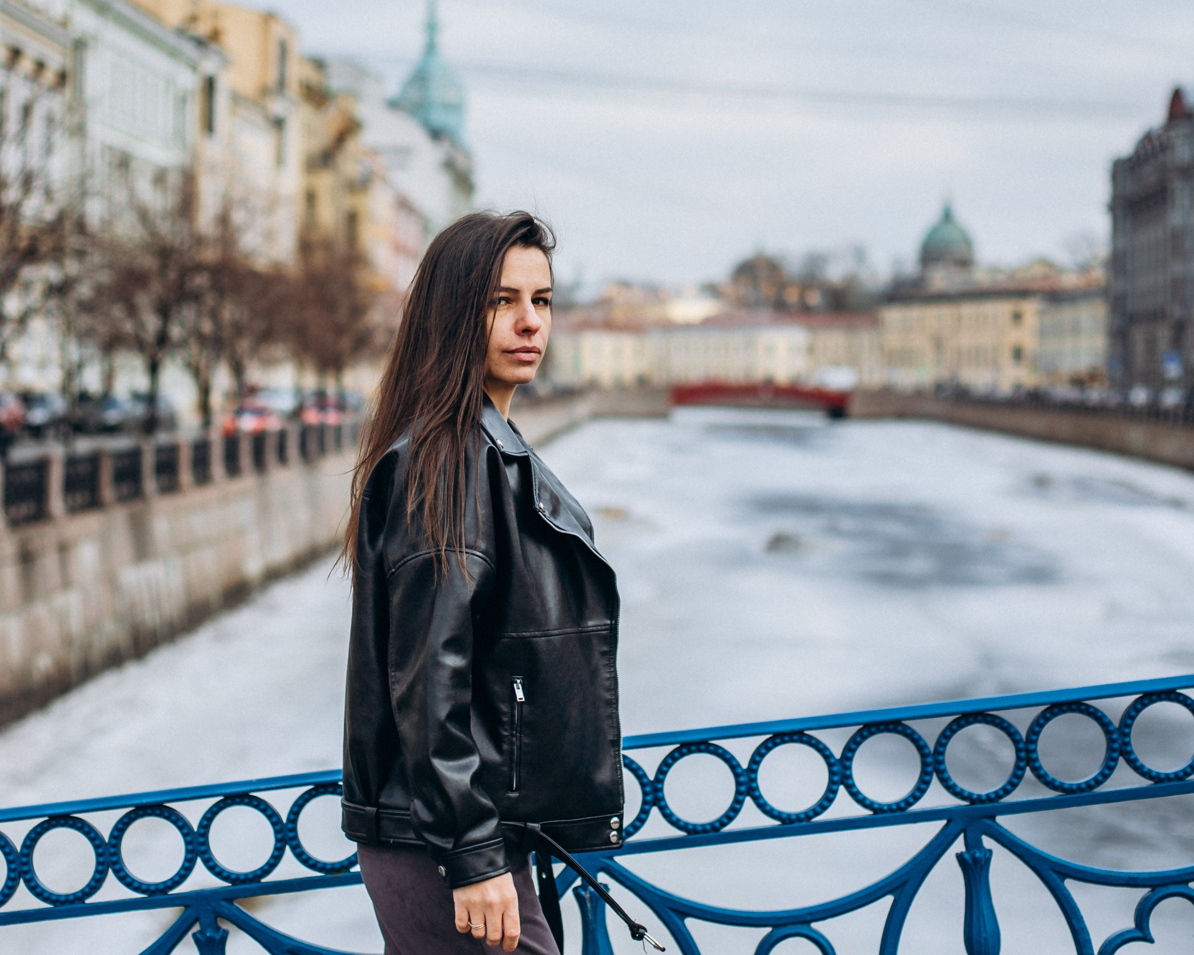 Ксения в марте. Фотопрогулка в Петербурге. Индивидуальный и семейный фотограф в Санкт-Петербурге