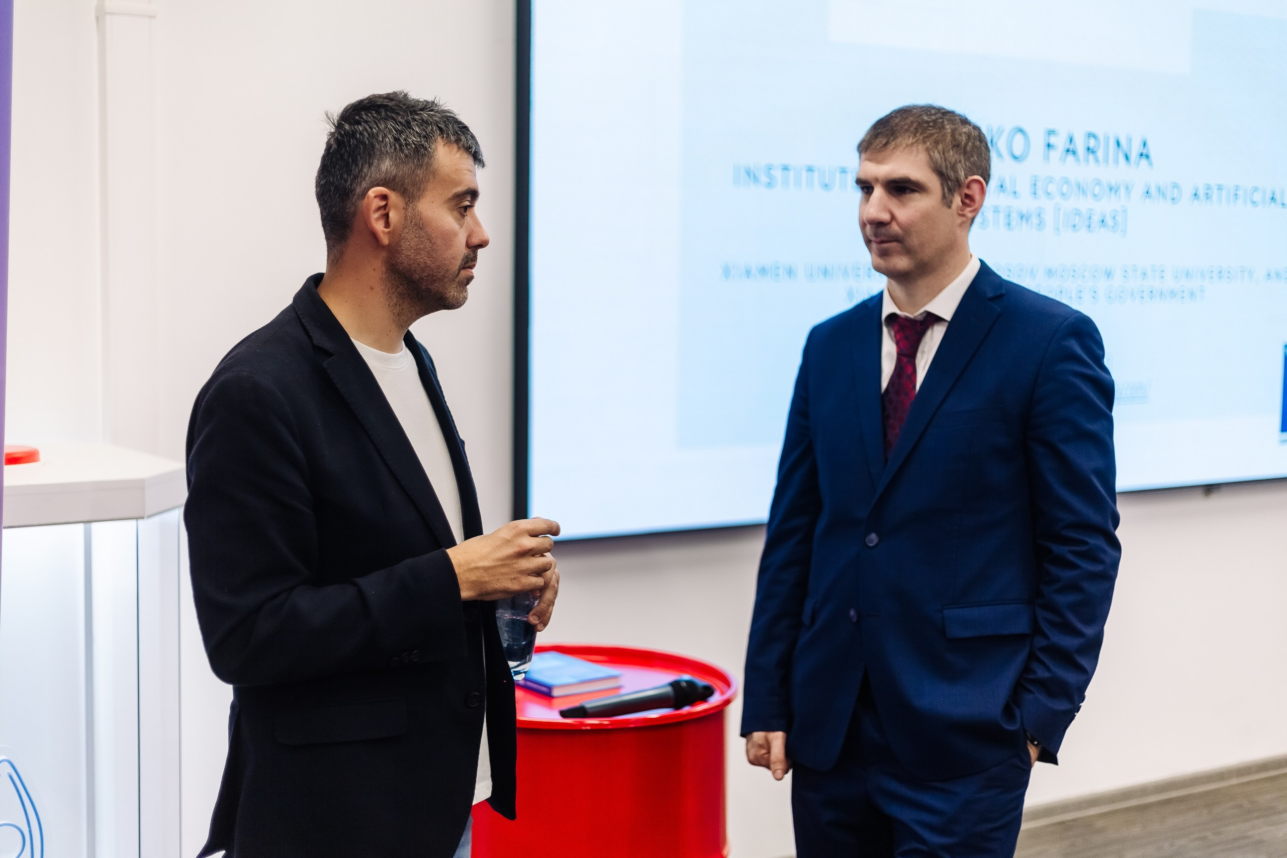 Неймарк. Лекторий. Репортажный и портретный фотограф в Нижнем Новгороде Максим Горшков