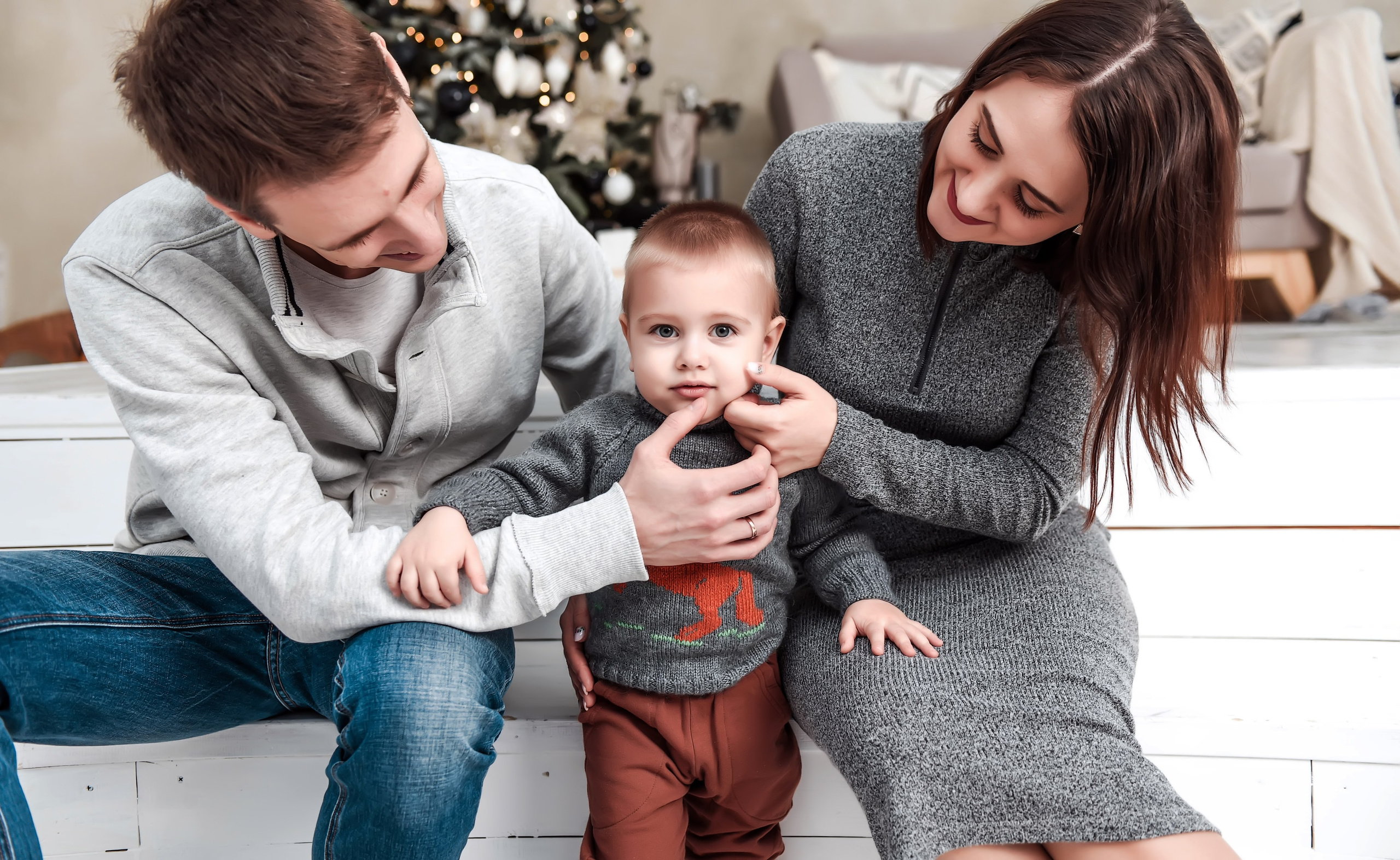 Новогодняя семейная. Свадебный, семейный, детский, контент фотограф в Омске Максим Ильин