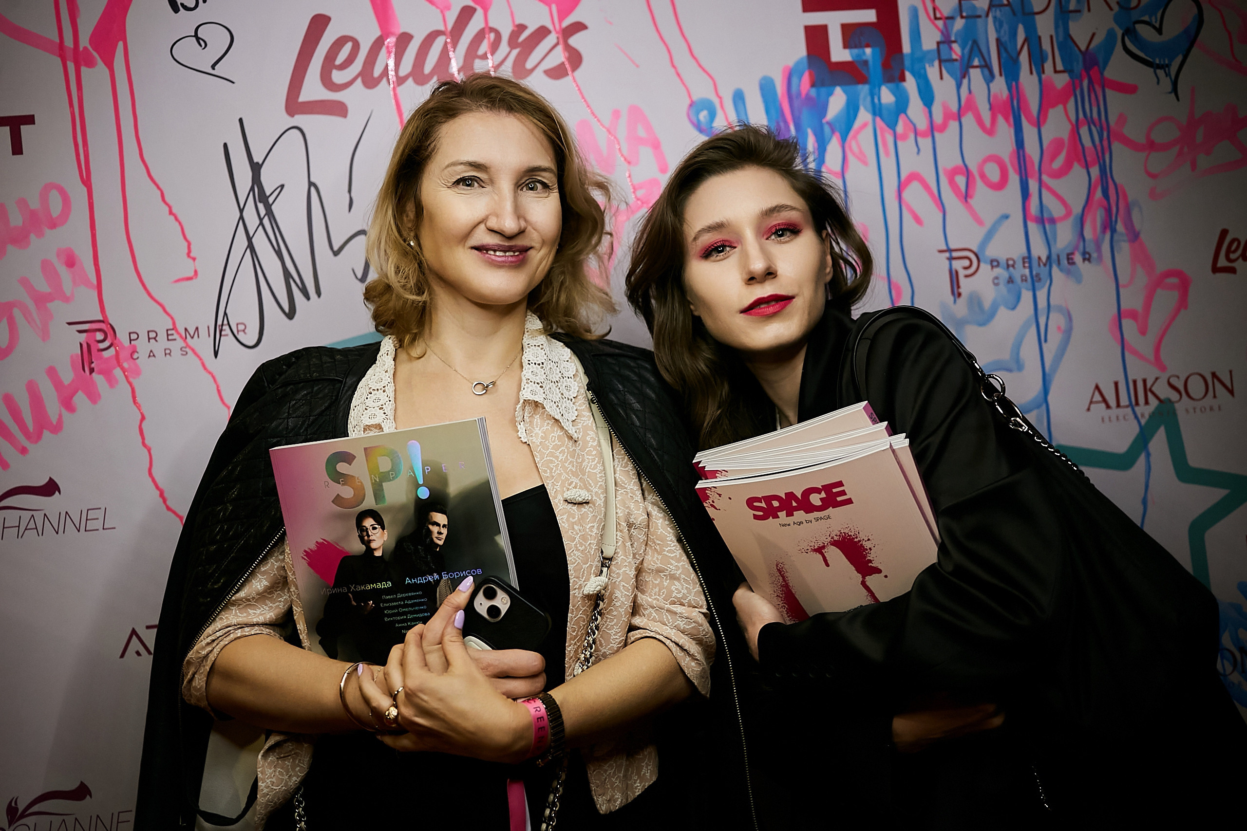 SCREENPAPER Unveils First Printed Glossy Magazine in Star-Studded Fashion Show. Фотограф и Видеограф в Москве. Олег Корушев
