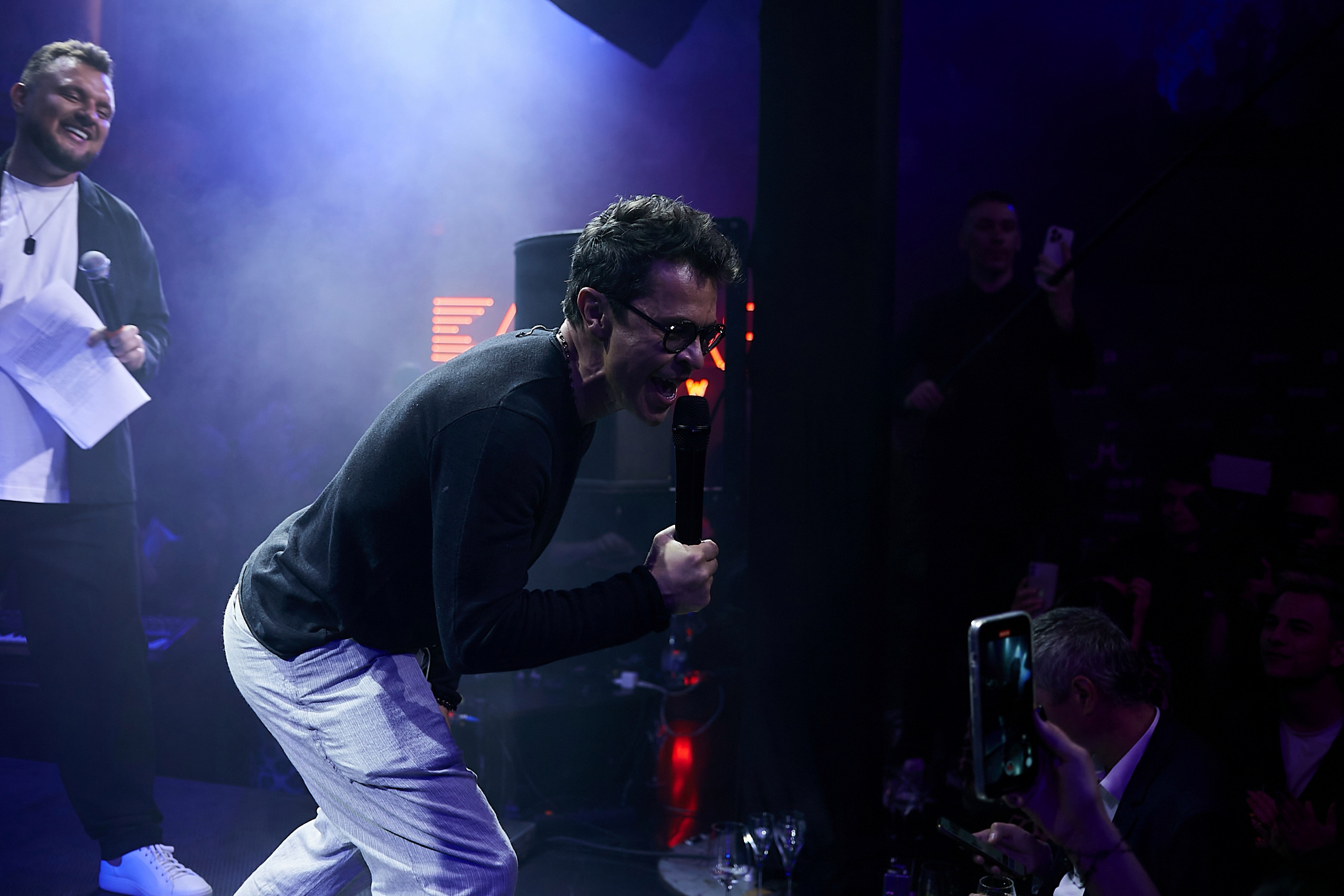 SCREENPAPER Unveils First Printed Glossy Magazine in Star-Studded Fashion Show. Фотограф и Видеограф в Москве. Олег Корушев