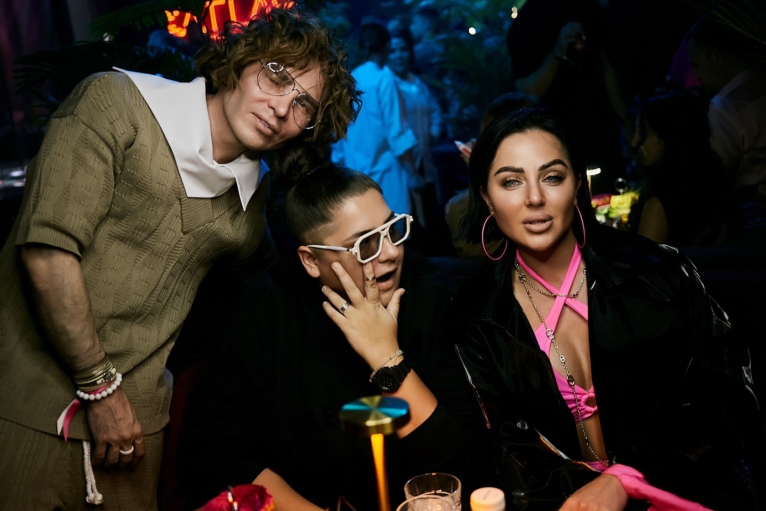 SCREENPAPER Unveils First Printed Glossy Magazine in Star-Studded Fashion Show. Фотограф и Видеограф в Москве. Олег Корушев