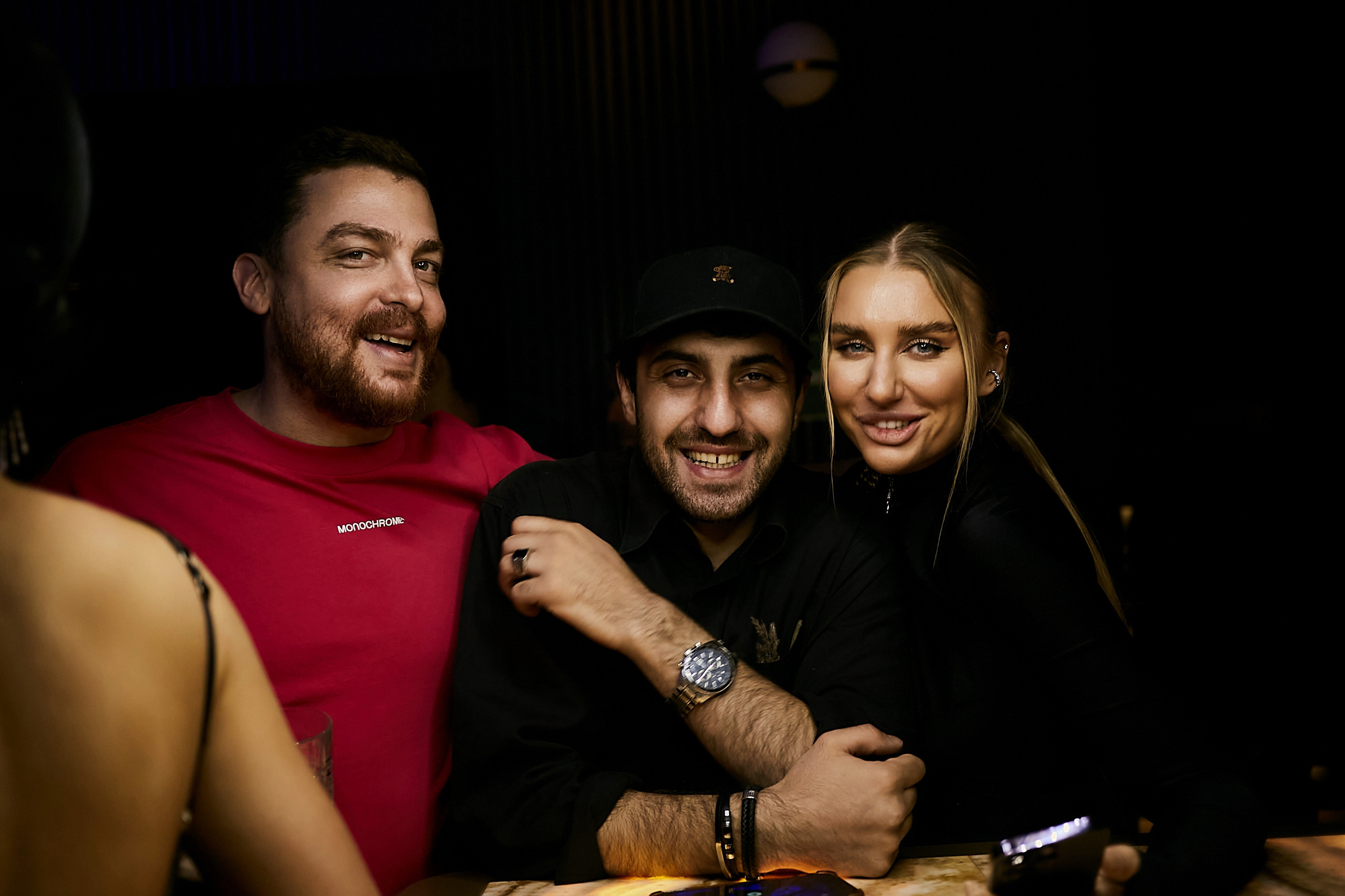 SCREENPAPER Unveils First Printed Glossy Magazine in Star-Studded Fashion Show. Фотограф и Видеограф в Москве. Олег Корушев