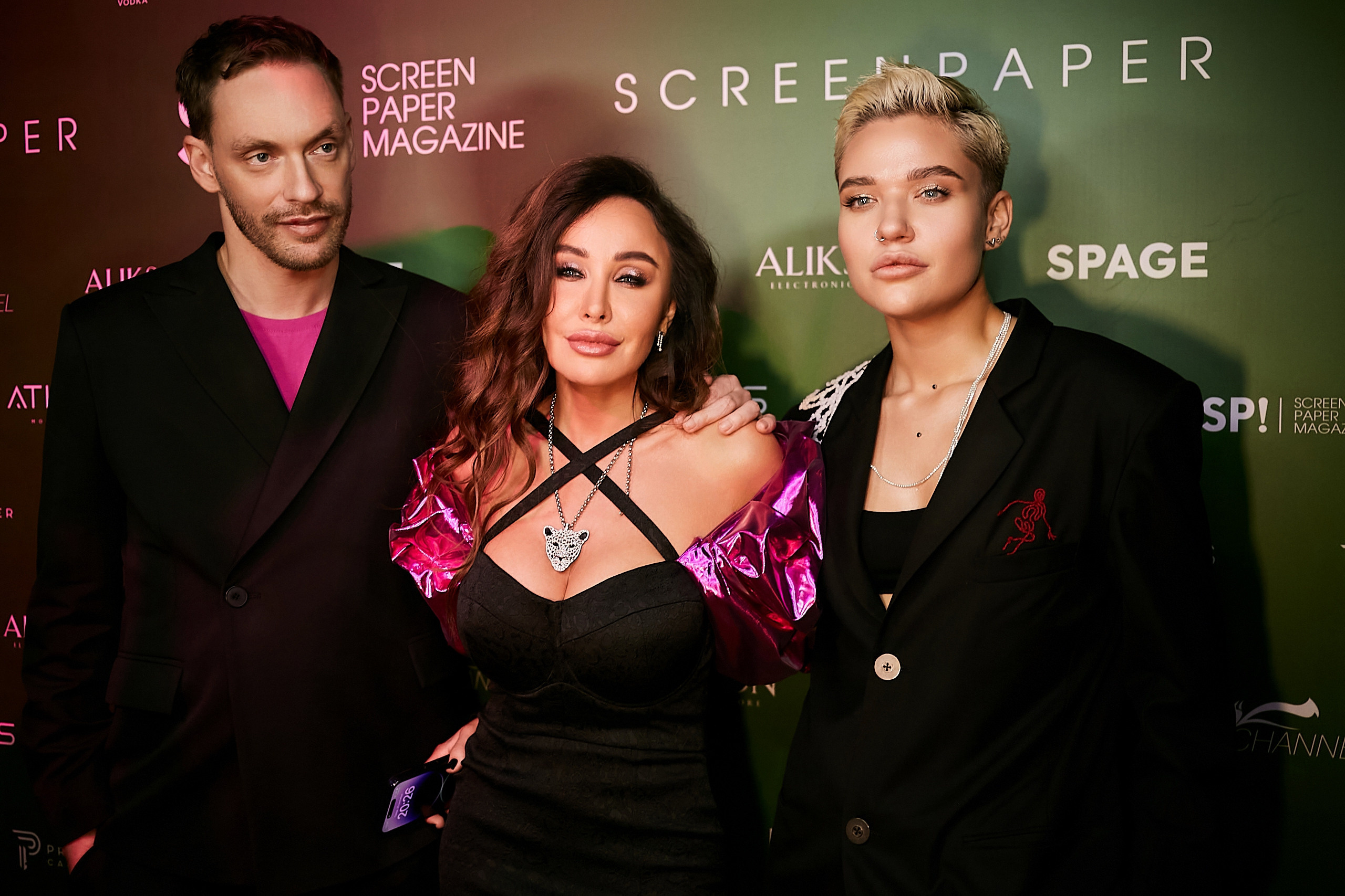 SCREENPAPER Unveils First Printed Glossy Magazine in Star-Studded Fashion Show. Фотограф и Видеограф в Москве. Олег Корушев