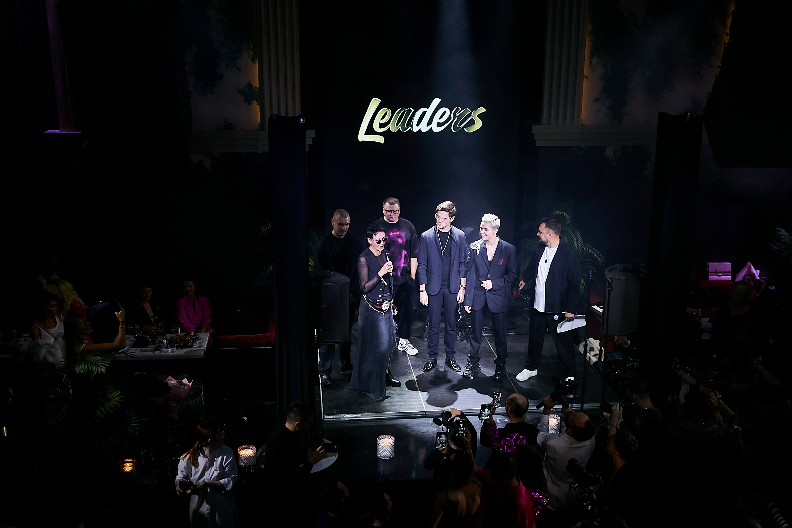 SCREENPAPER Unveils First Printed Glossy Magazine in Star-Studded Fashion Show. Фотограф и Видеограф в Москве. Олег Корушев