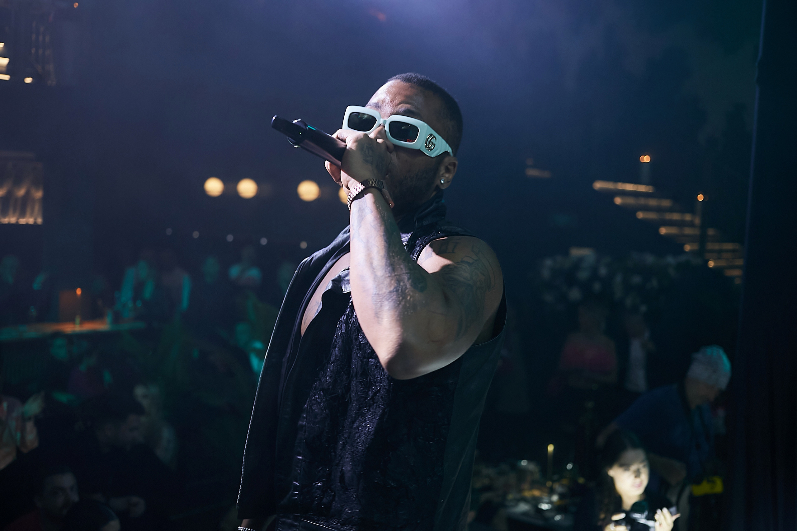 SCREENPAPER Unveils First Printed Glossy Magazine in Star-Studded Fashion Show. Фотограф и Видеограф в Москве. Олег Корушев