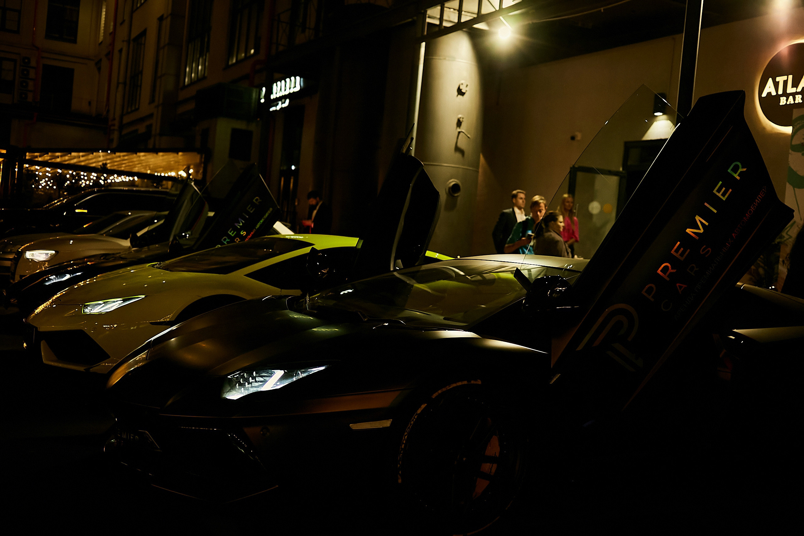 SCREENPAPER Unveils First Printed Glossy Magazine in Star-Studded Fashion Show. Фотограф и Видеограф в Москве. Олег Корушев