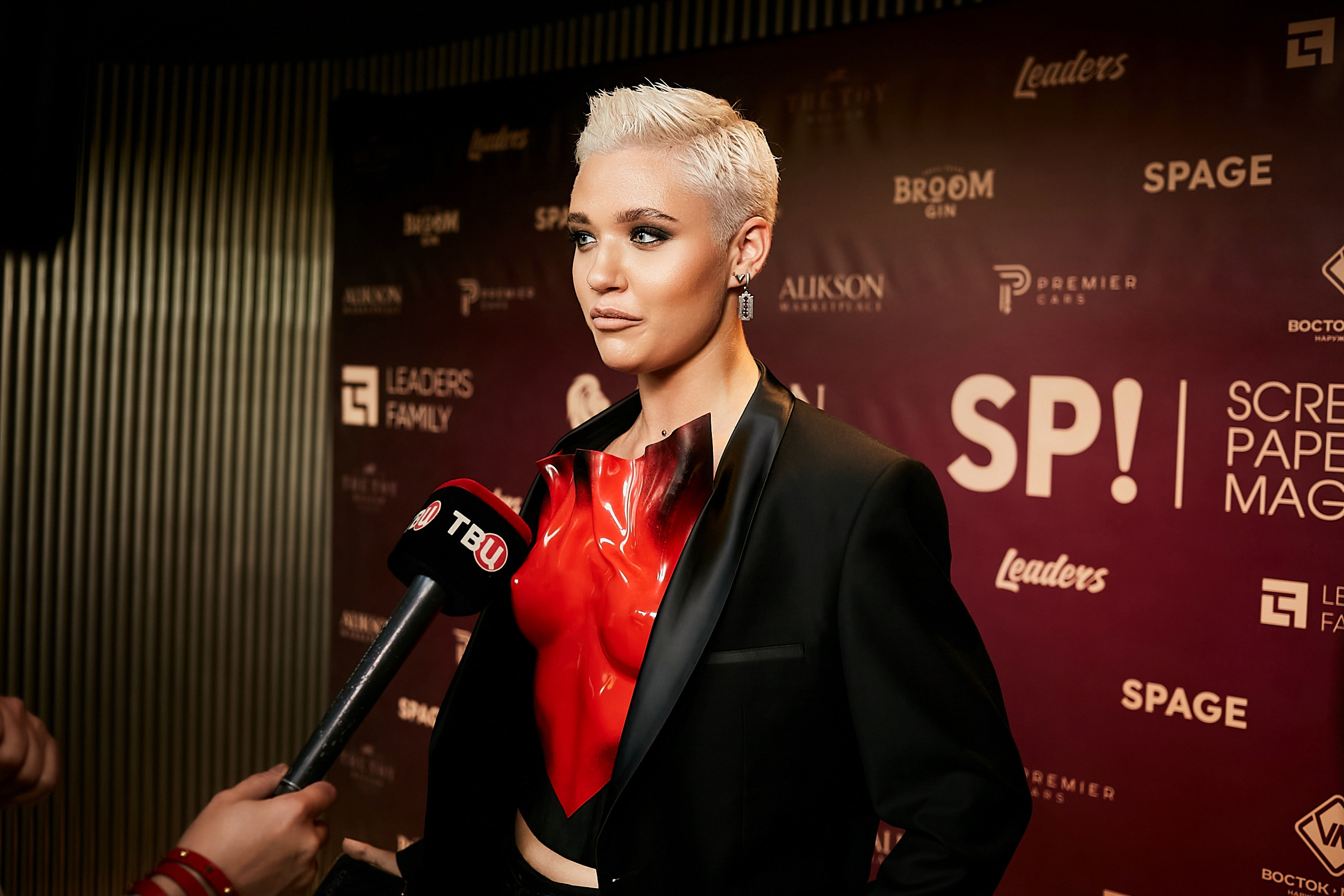 Fashion — презентация журнала Screenpaper. Фотограф и Видеограф в Москве. Олег Корушев