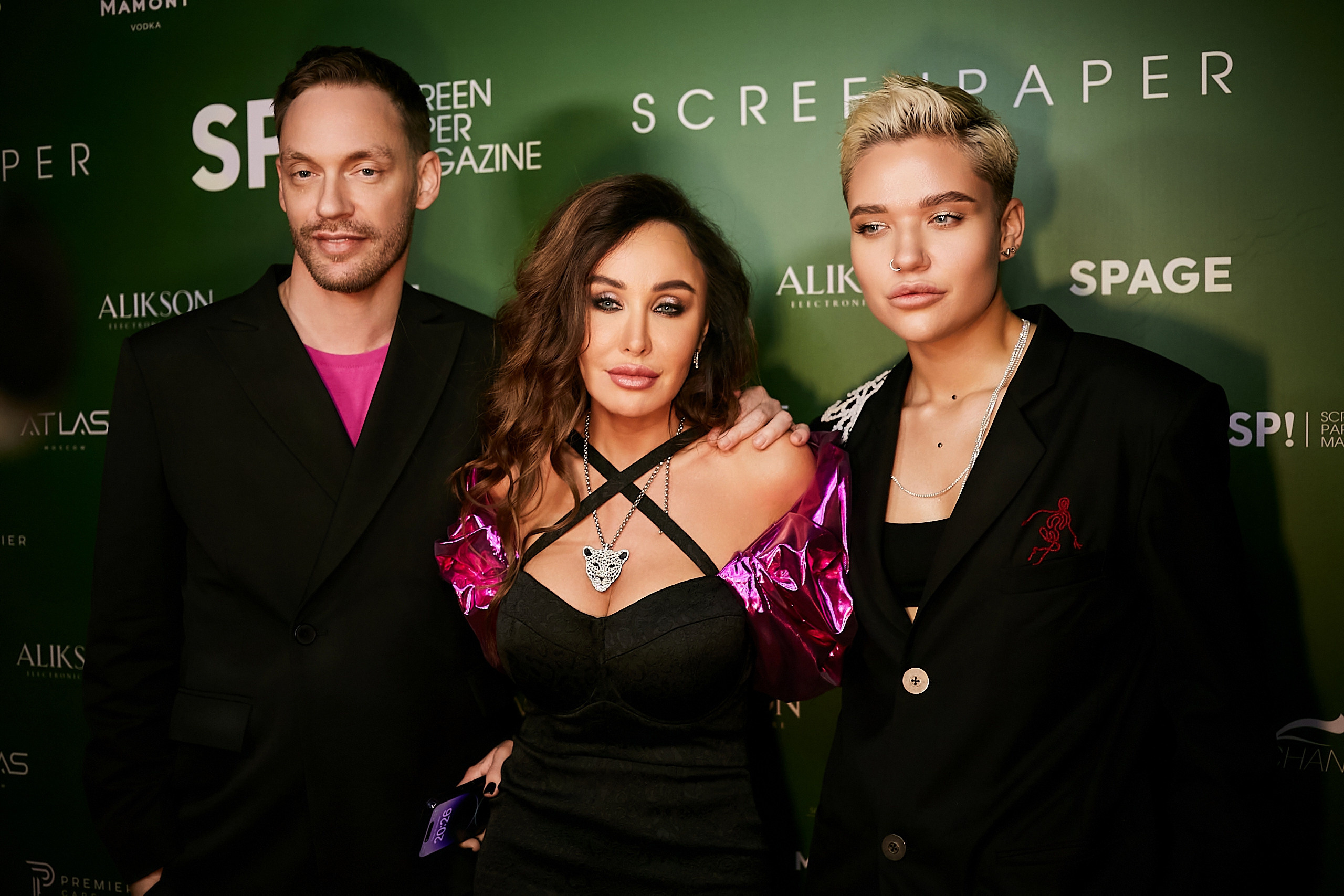 SCREENPAPER Unveils First Printed Glossy Magazine in Star-Studded Fashion Show. Фотограф и Видеограф в Москве. Олег Корушев