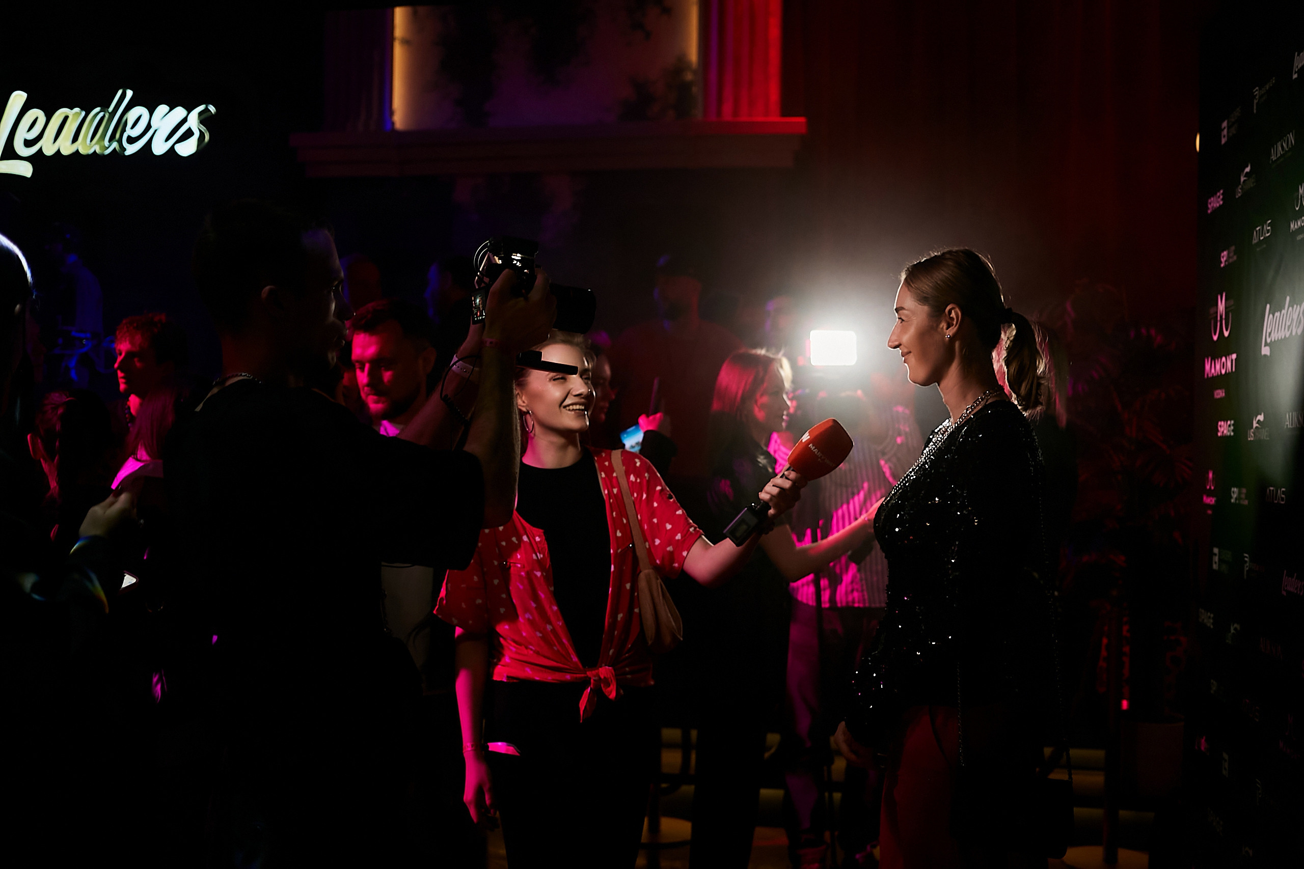 SCREENPAPER Unveils First Printed Glossy Magazine in Star-Studded Fashion Show. Фотограф и Видеограф в Москве. Олег Корушев