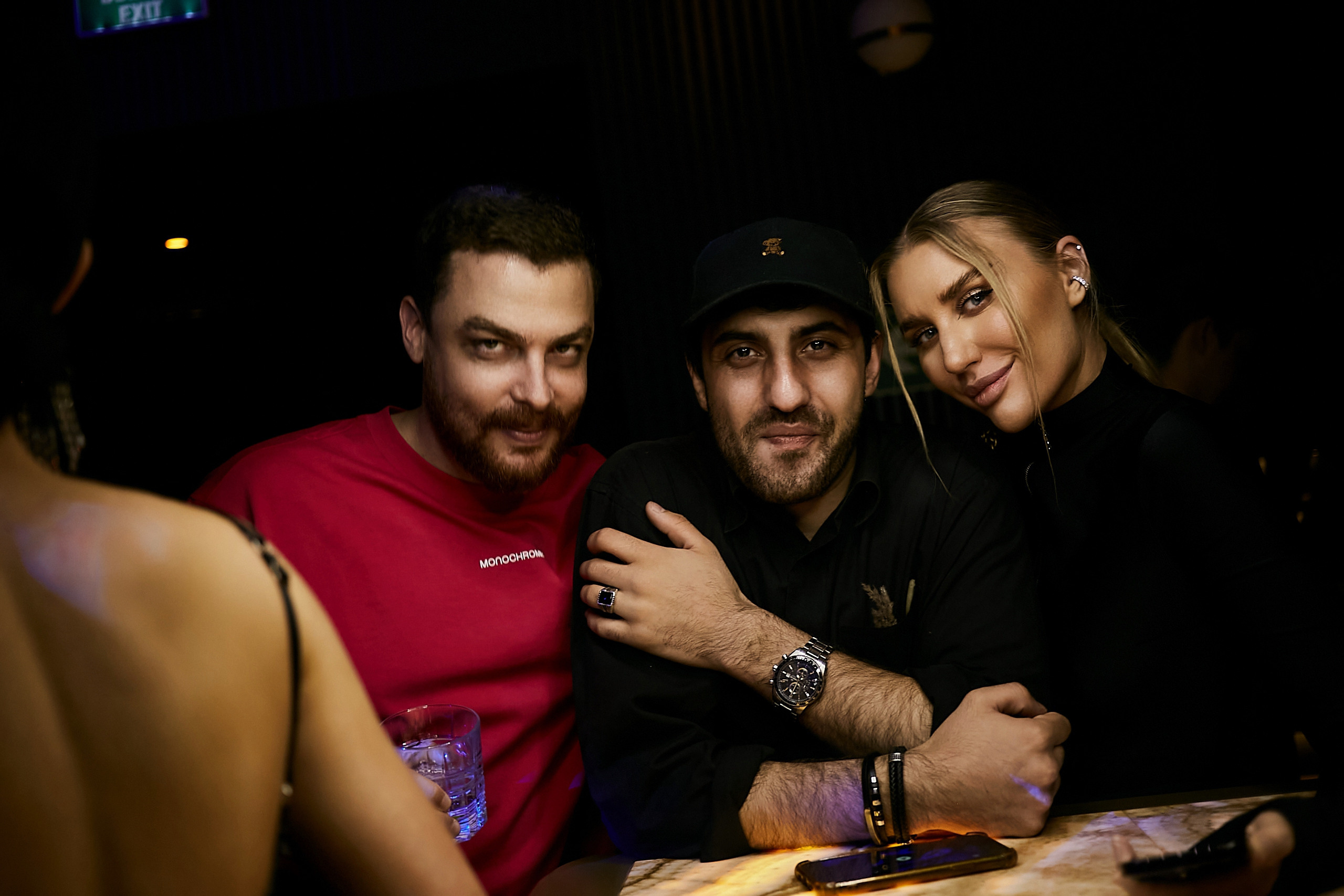 SCREENPAPER Unveils First Printed Glossy Magazine in Star-Studded Fashion Show. Фотограф и Видеограф в Москве. Олег Корушев