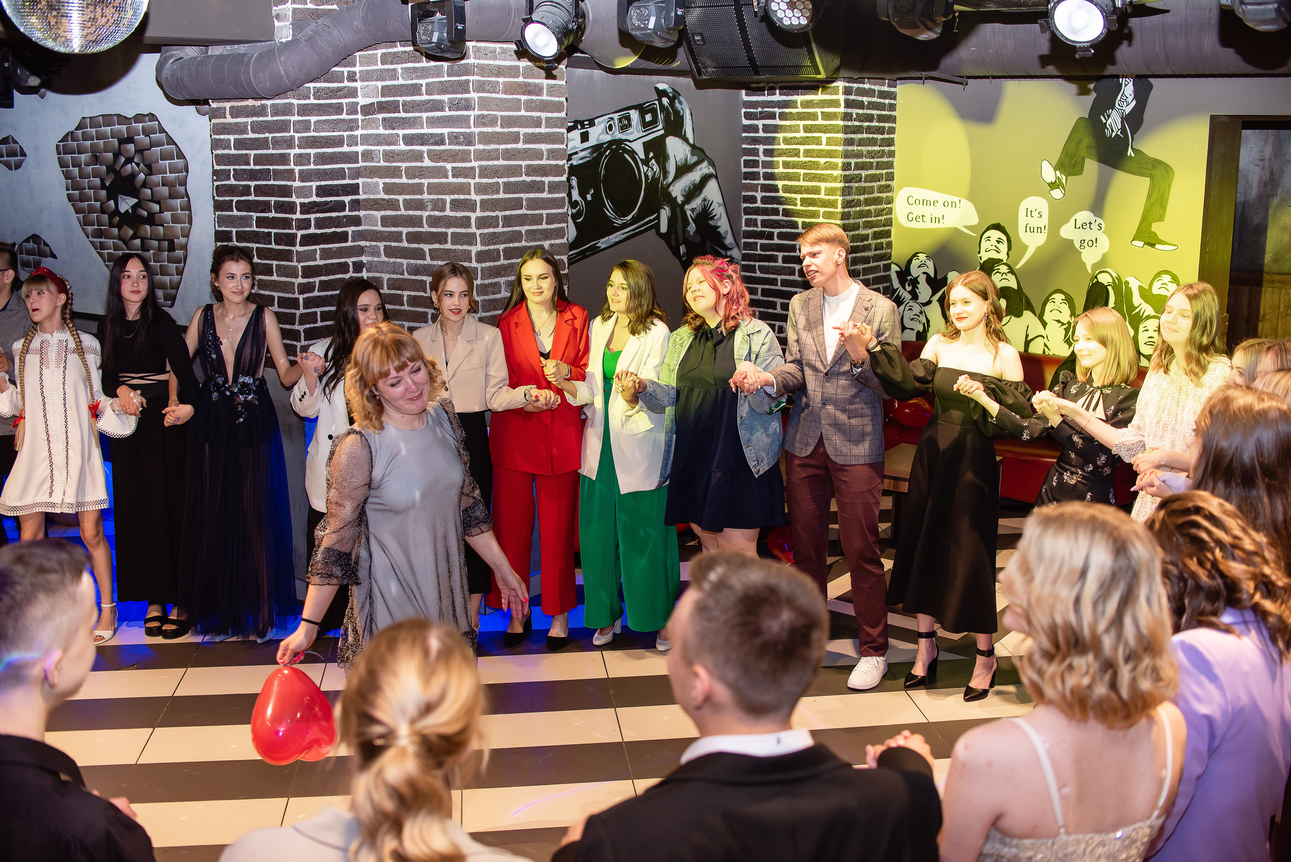 Выпускной 11 класс, РЦ «Ривьера». Фотограф Галина Рагозина