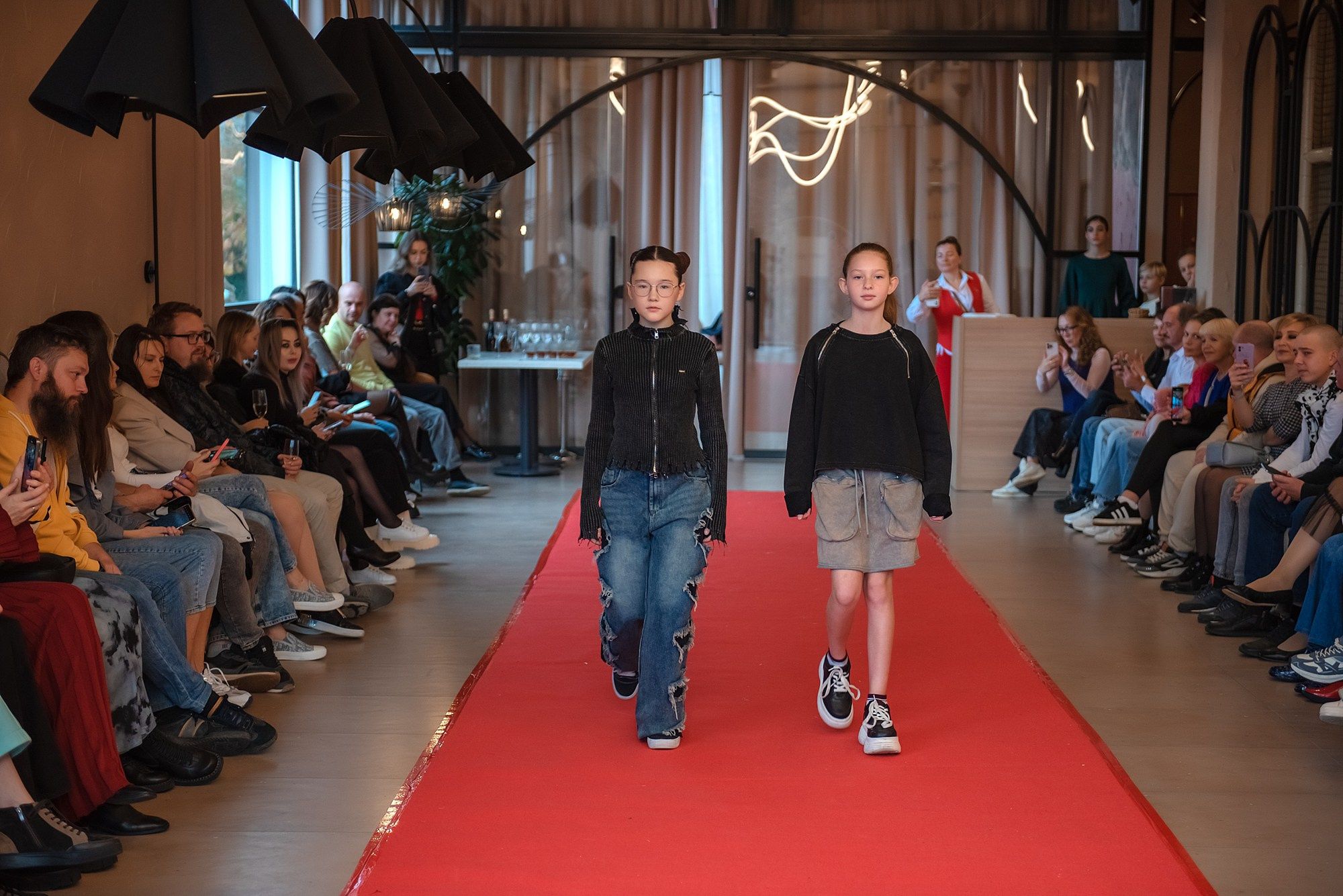 HAPPYkids дефиле в день мамы. Семейный и коммерческий фотограф в Сочи Александр Бодунов