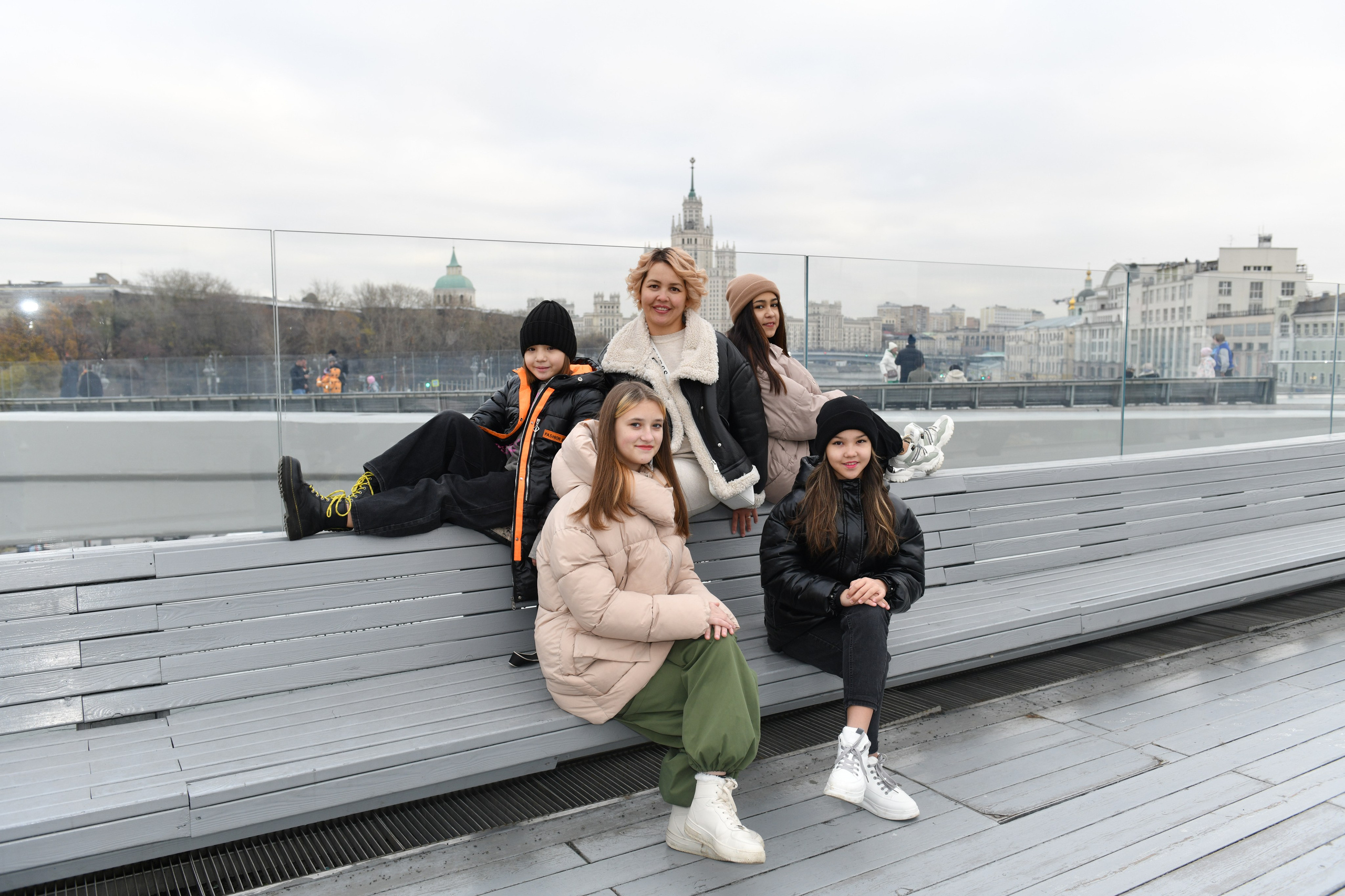 Прогулка в парке Зарядье. Свадебный и портретный фотограф в Москве Галина Борисова