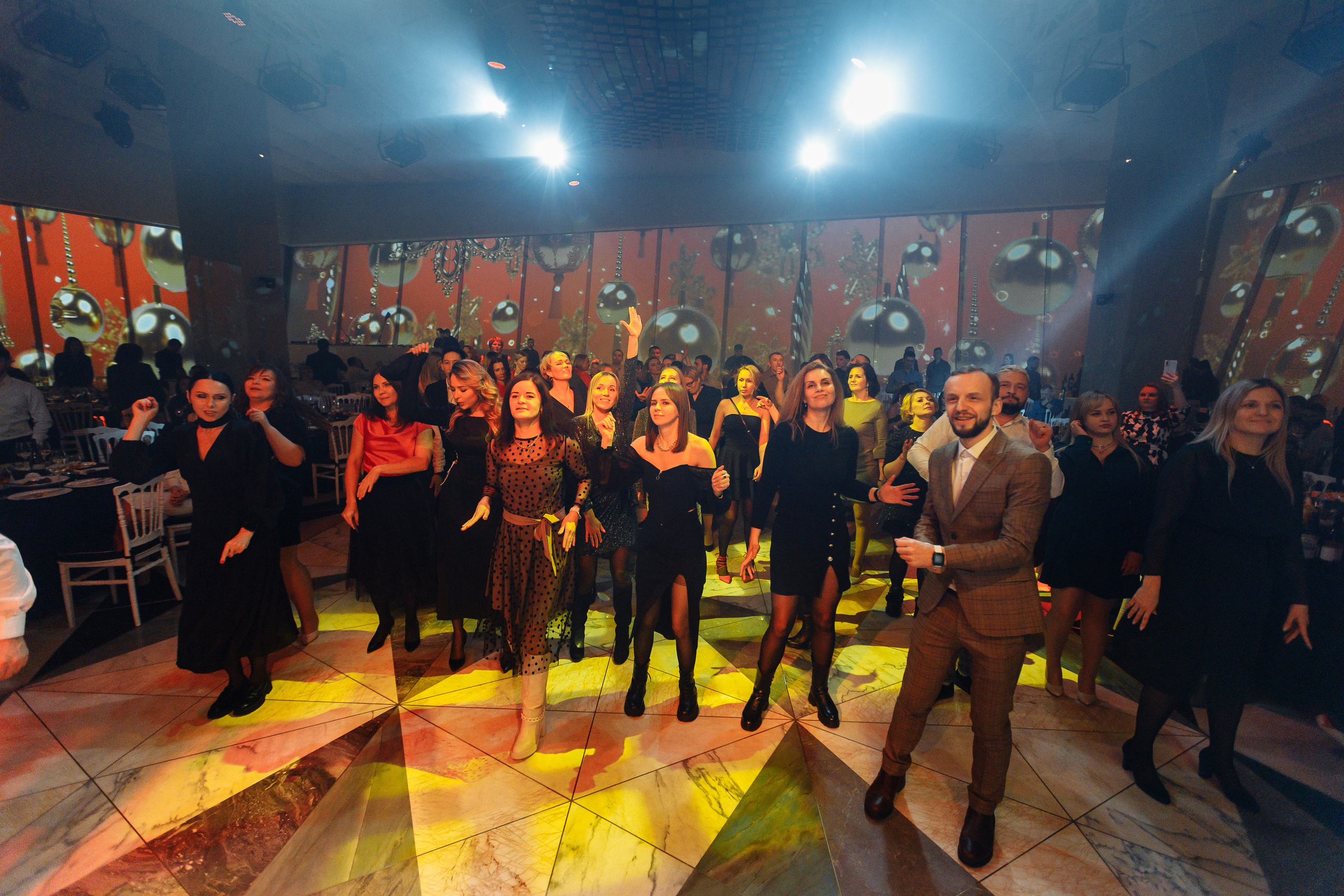 Корпоратив ПолСтраны. Свадебный и портретный фотограф в Королёве Сергей Чихарев