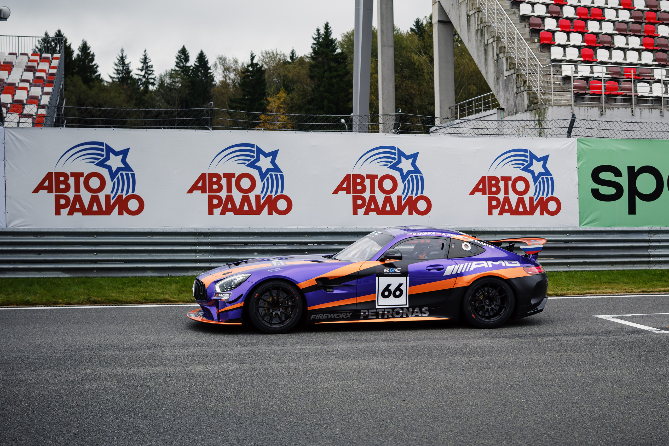 Российская серия гонок на выносливость. Авто и мотоспорт — фотограф Антон Медведев iCoguar