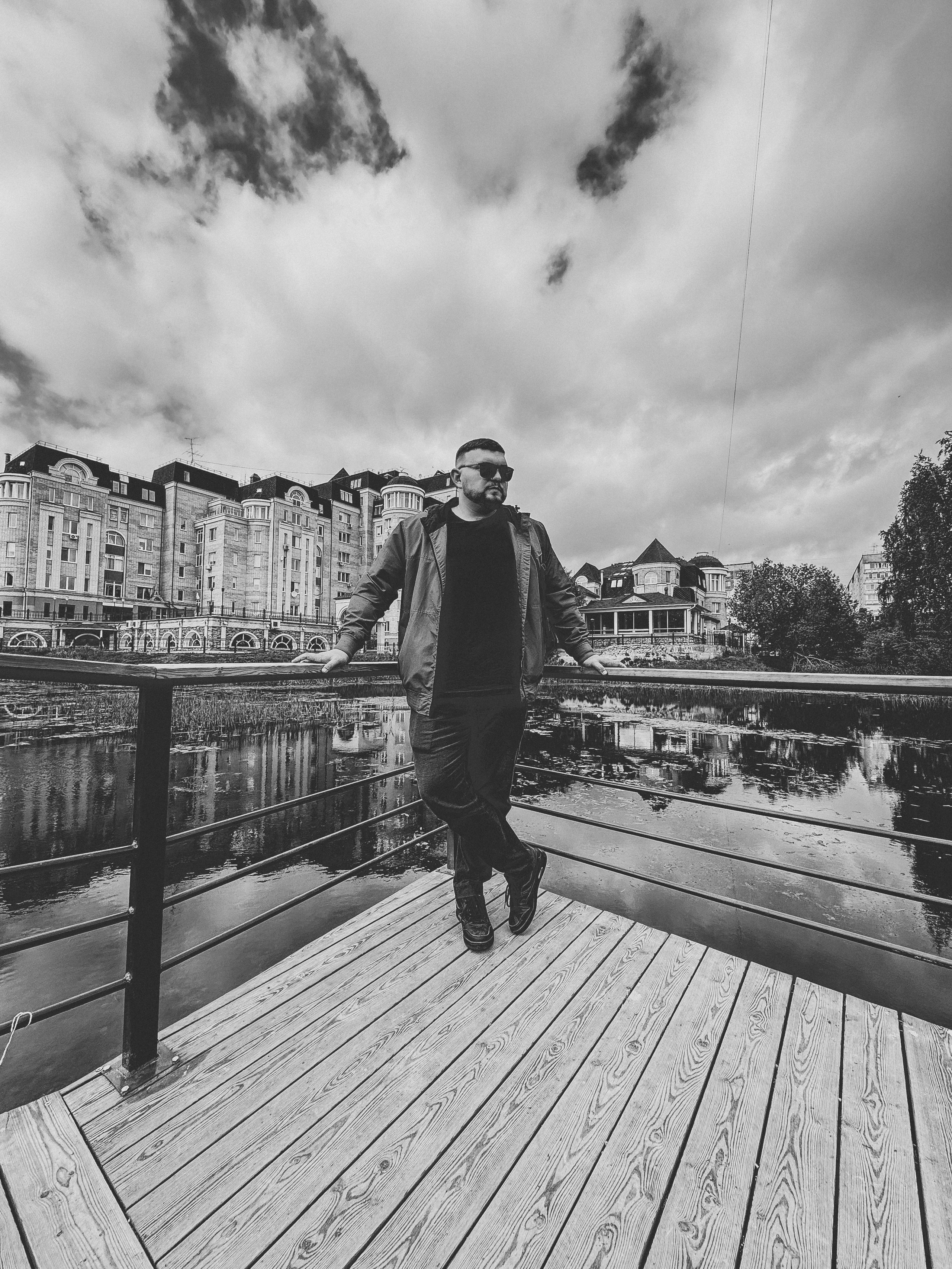 Брутальная ЧБ фотосессия Даниила. Твой фотограф и видеограф в Тюмени — Сергей Бизин