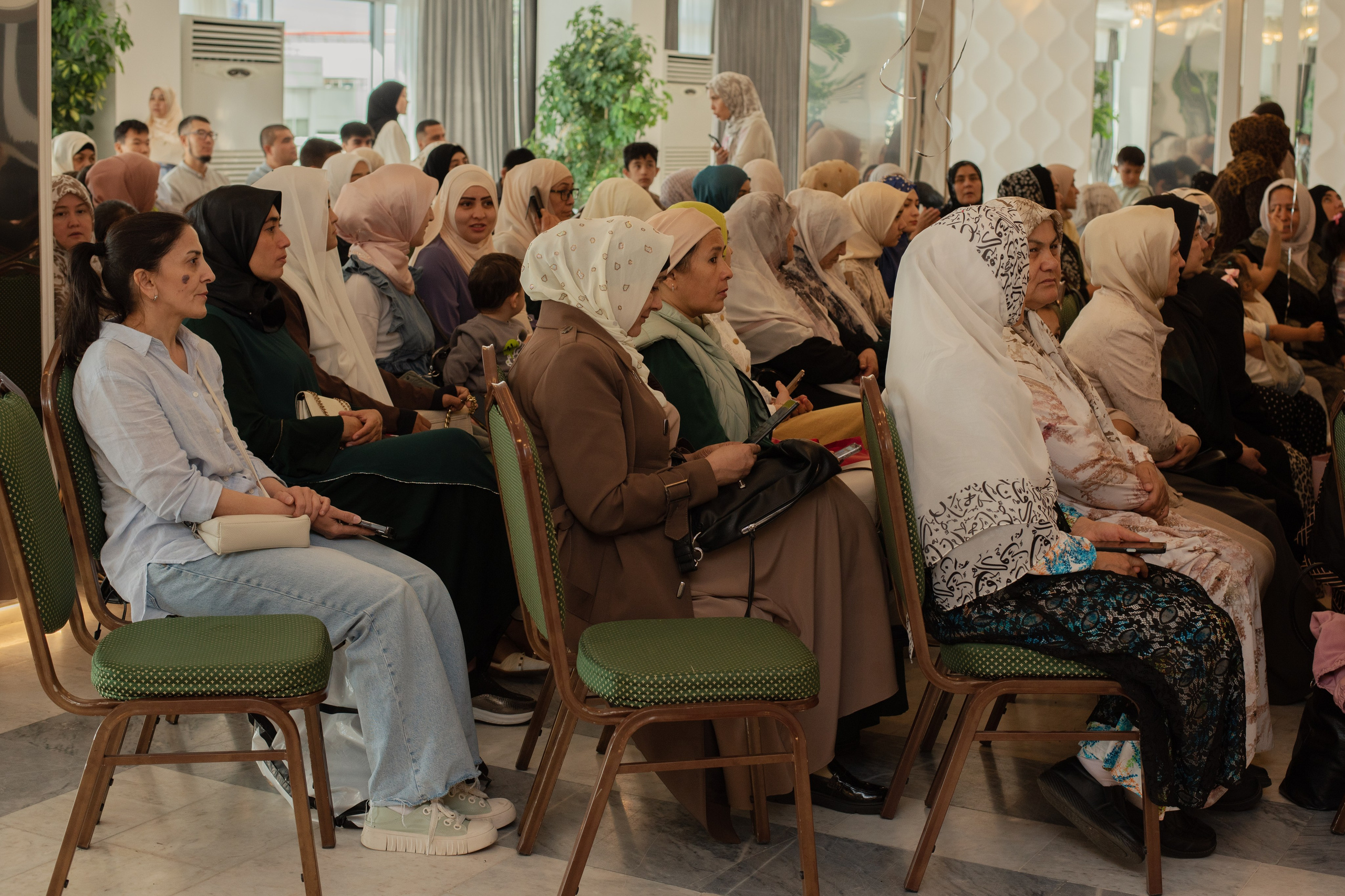 Выпускной в Евразийской женской гуманитарной академии. Лина Курочка — ваш фотограф
