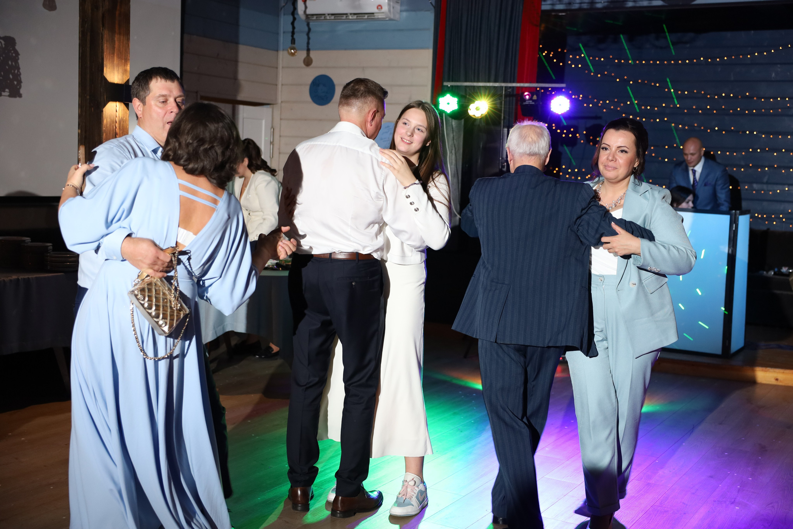 𝒜𝓇𝓉𝑒𝓂 & 𝐿𝓎𝓊𝓈𝓎𝒶 (𝓇𝑒𝓈𝓉𝒶𝓊𝓇𝒶𝓃𝓉). 𝑀𝑜𝓈𝒸𝑜𝓌. Свадебный фотограф в Санкт-Петербурге