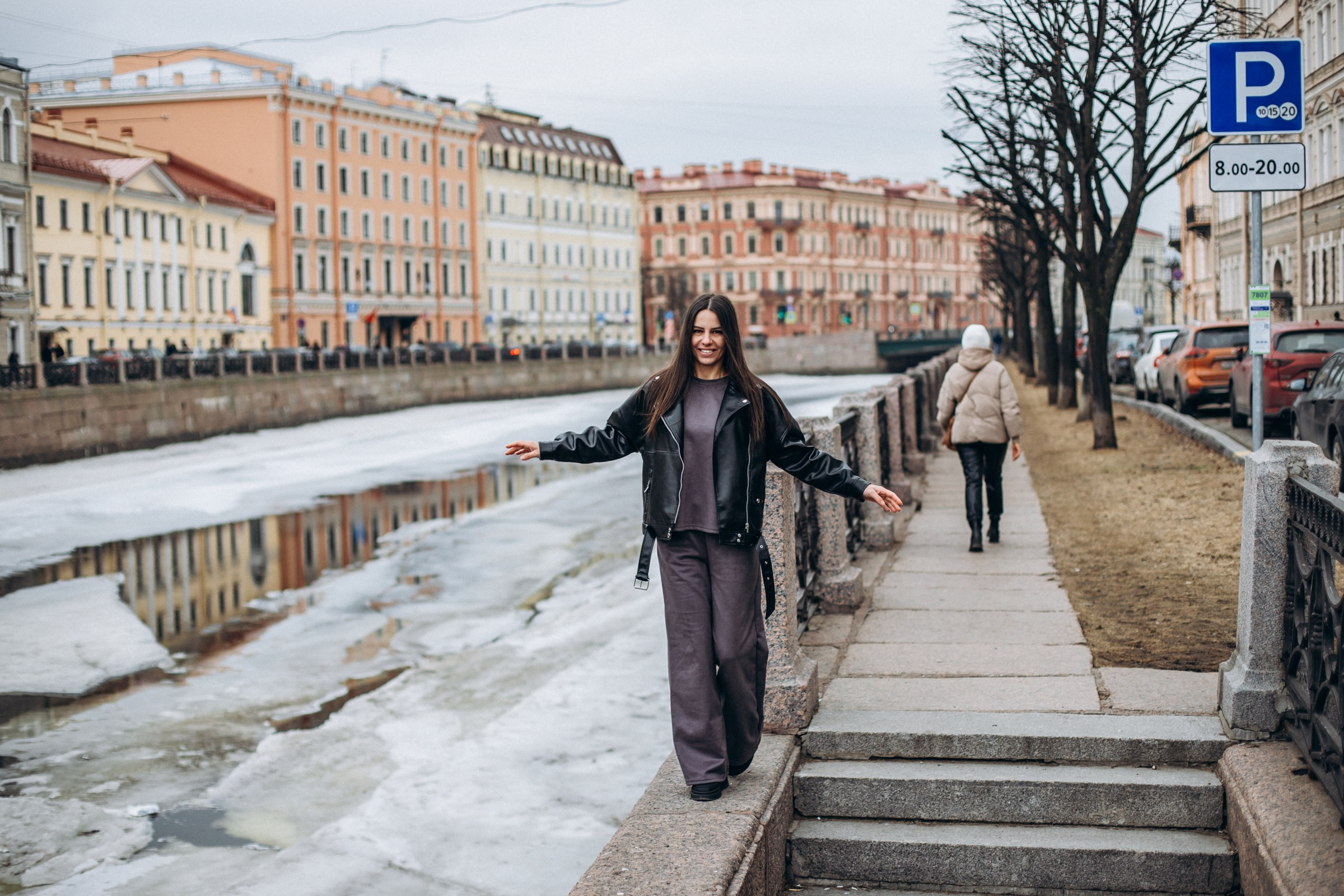 Ксения в марте. Фотопрогулка в Петербурге. Индивидуальный и семейный фотограф в Санкт-Петербурге