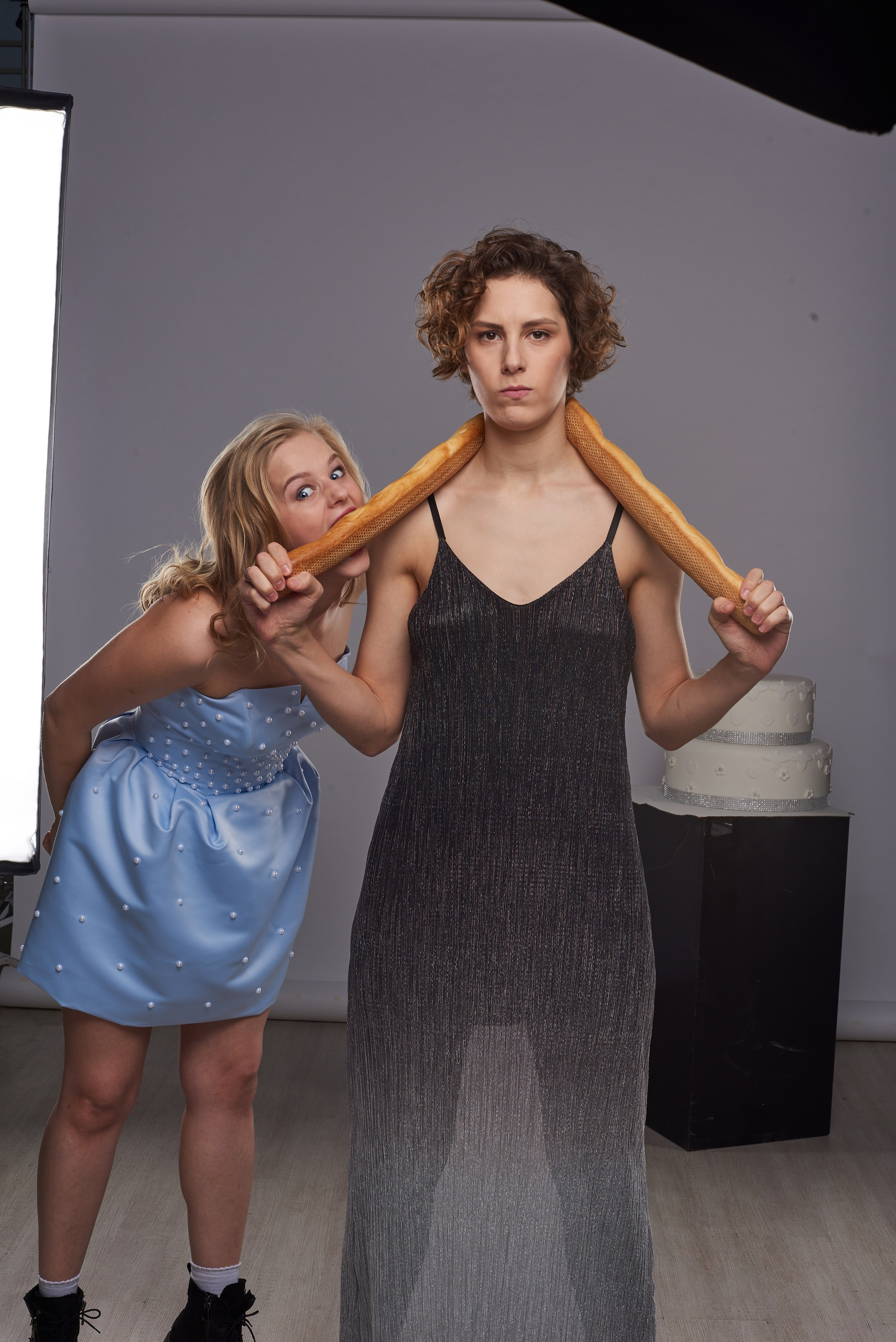 BACKSTAGE. Www.apowerstudio.com