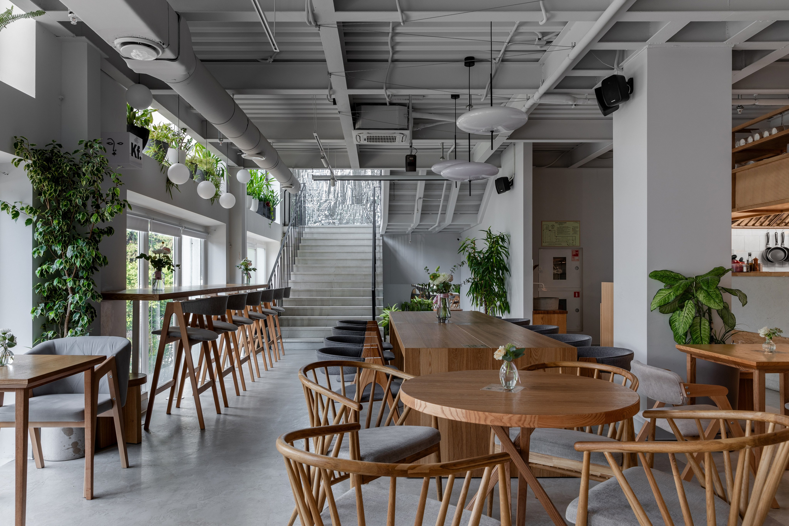 Интерьерная фотосъёмка кофейни «КОФЕФОРНИЯ» в Сочи. Интерьерный фотограф в Сочи Владислав Нагин