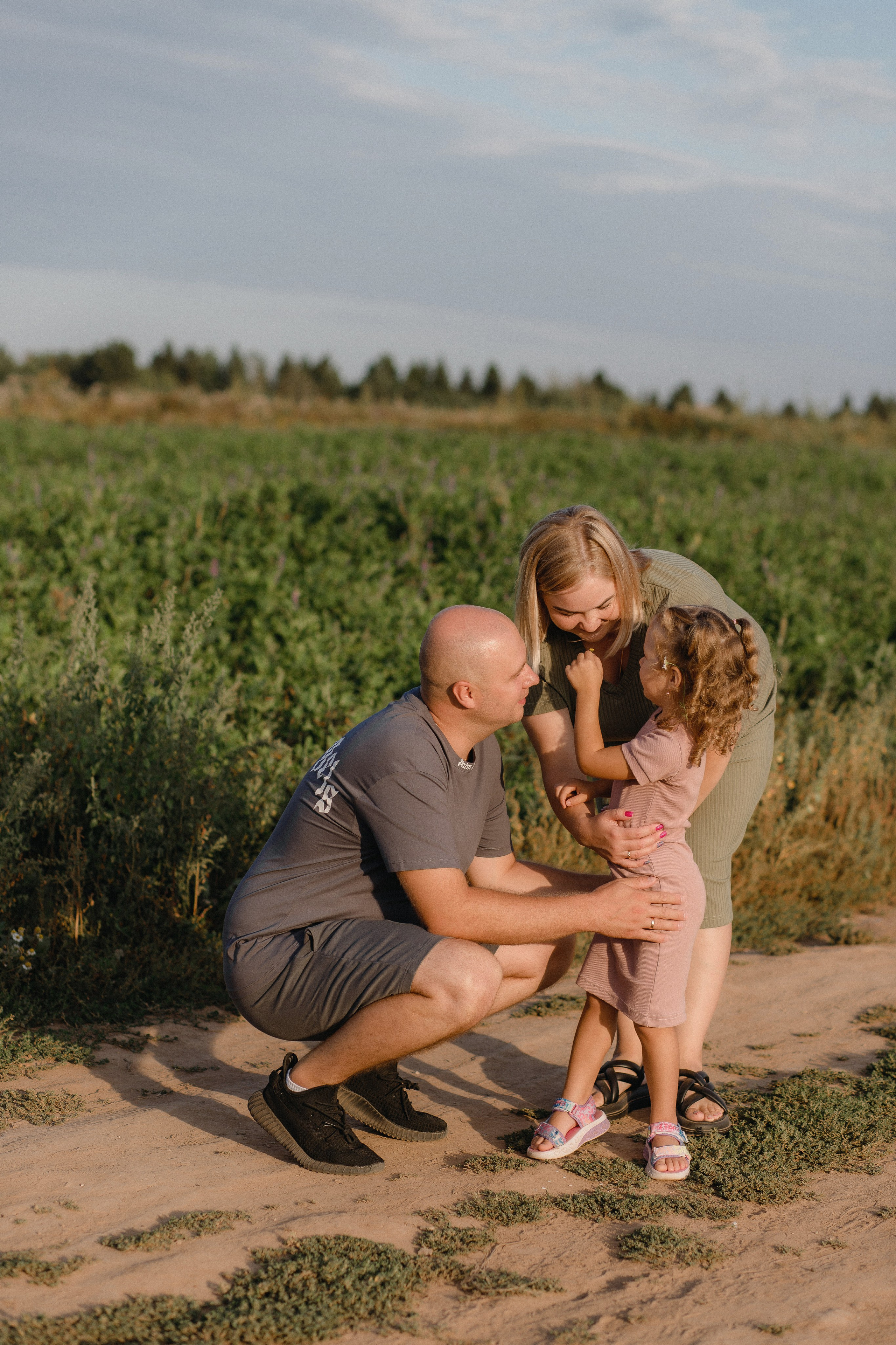 Аня, Вадим и Ева. Главная