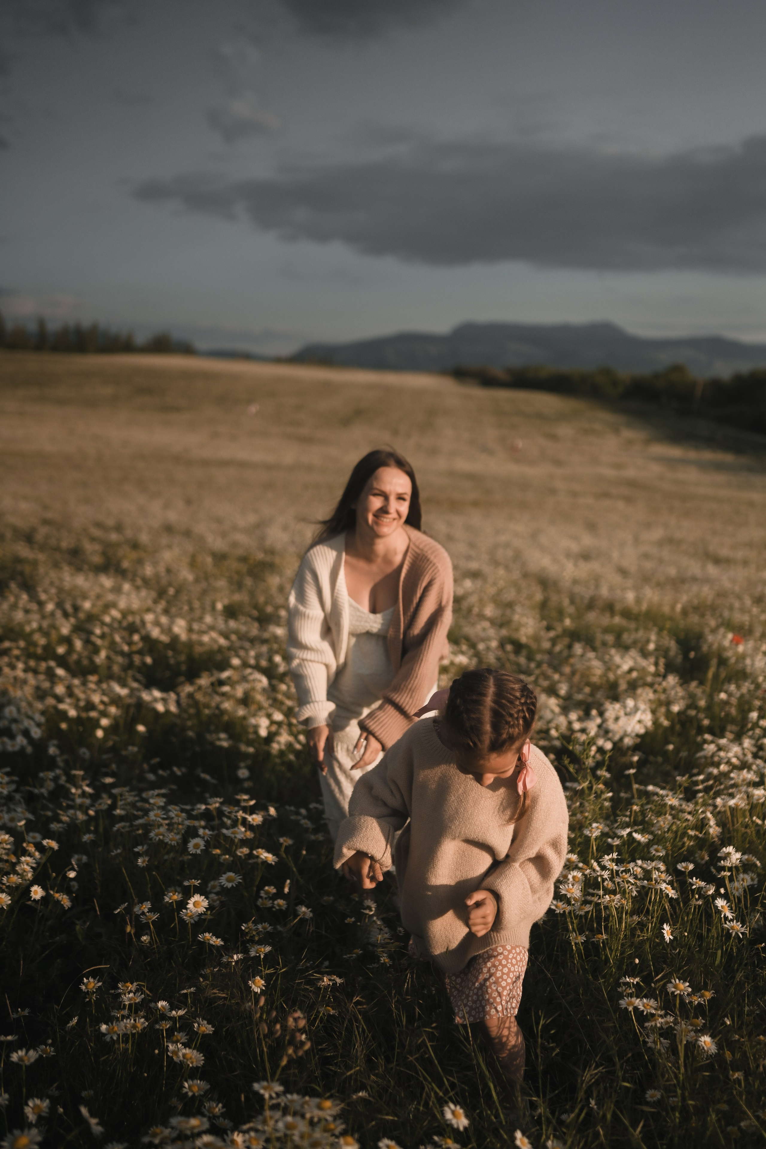 Семейная фотосессия в ромашковом поле в Крыму. Свадебный и семейный фотограф и видеограф, Крым, Москва, Санкт -Петербург