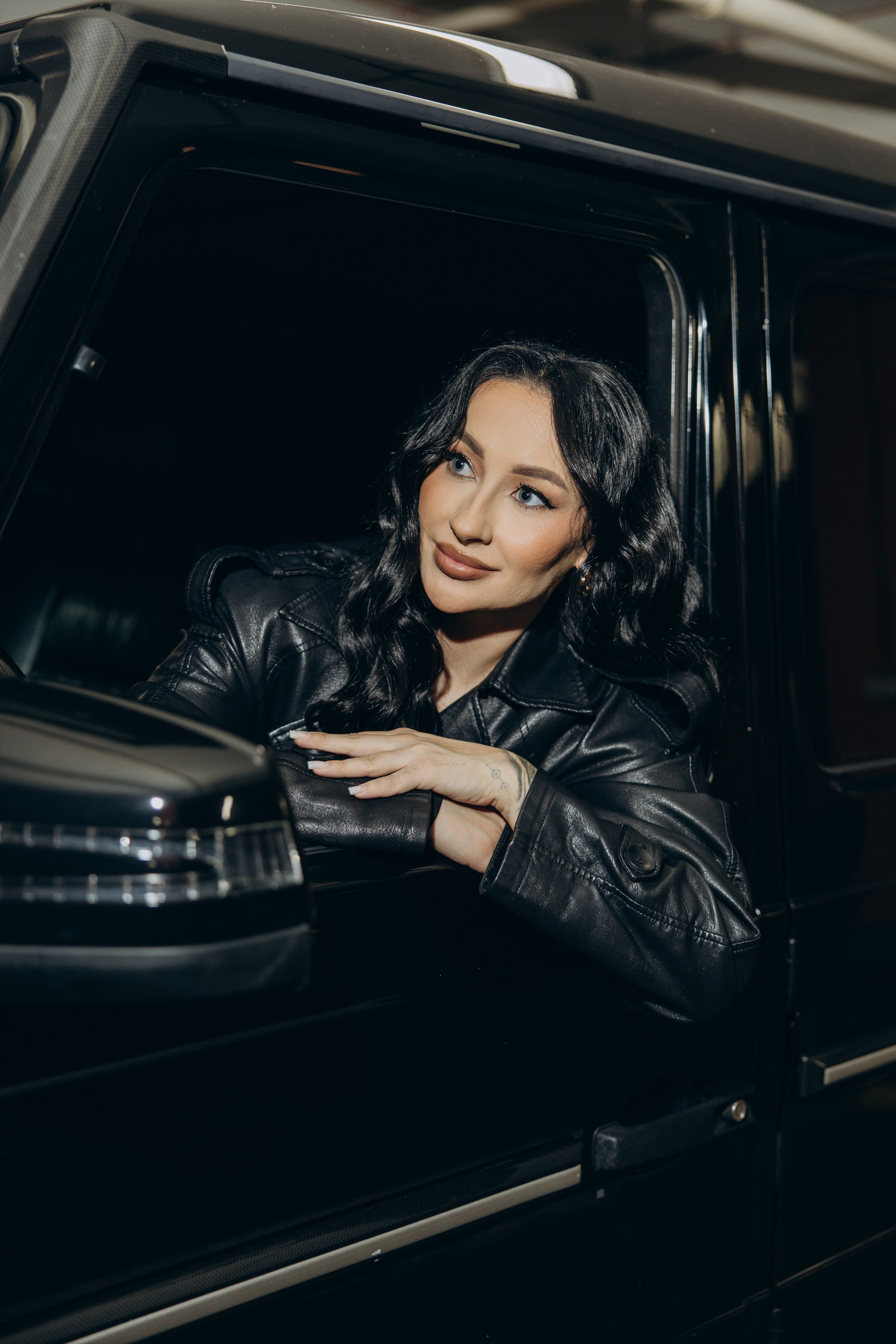 На парковке. Свадебный, семейный фотограф в Иркутске Светлана Макаричева