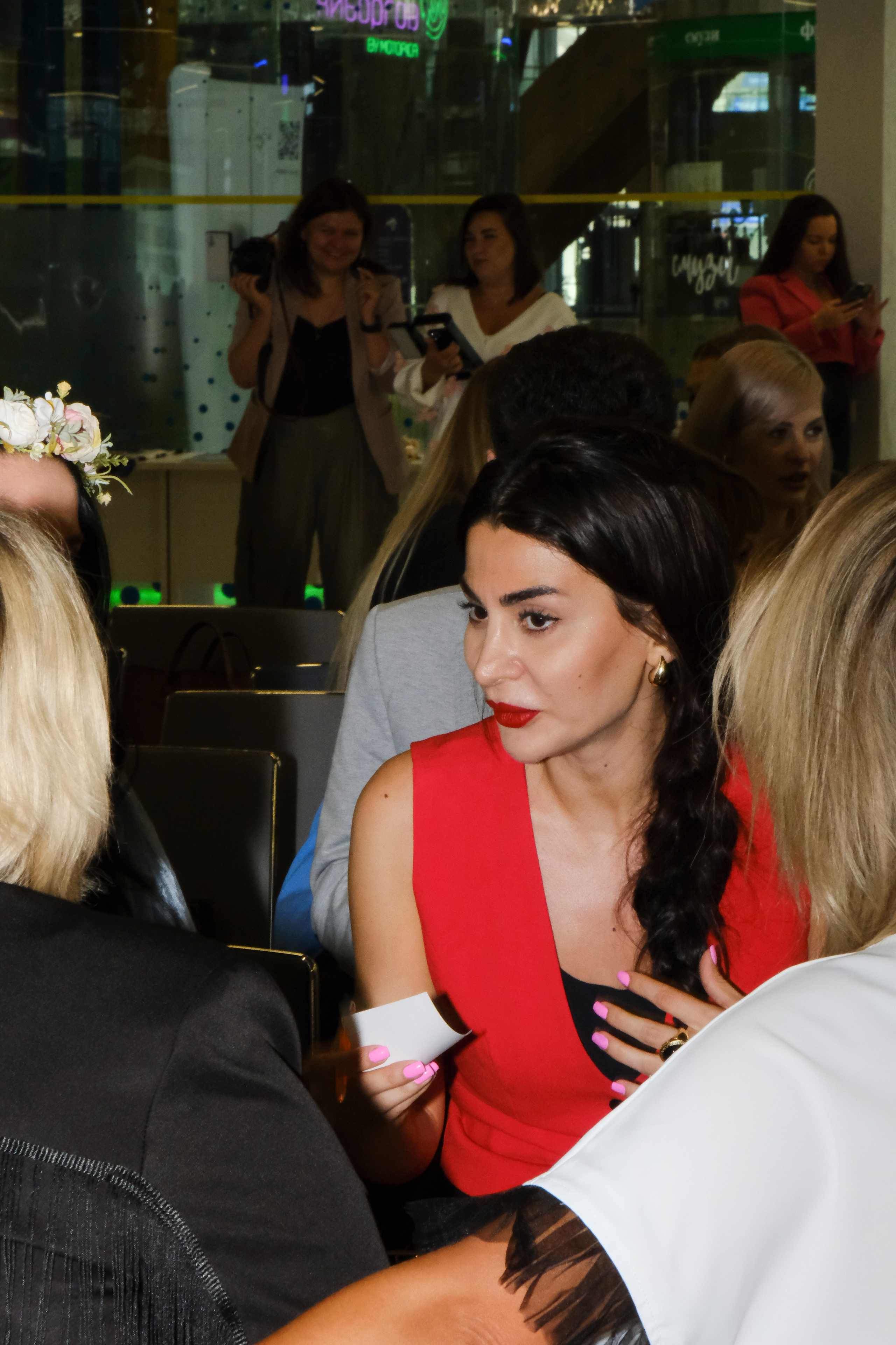 Репортаж бизнес-конференции в Сколково от сообщества BRUSNIKA. Индивидуальная фотосъёмка в Москве. Фотограф Василиса Тарасова