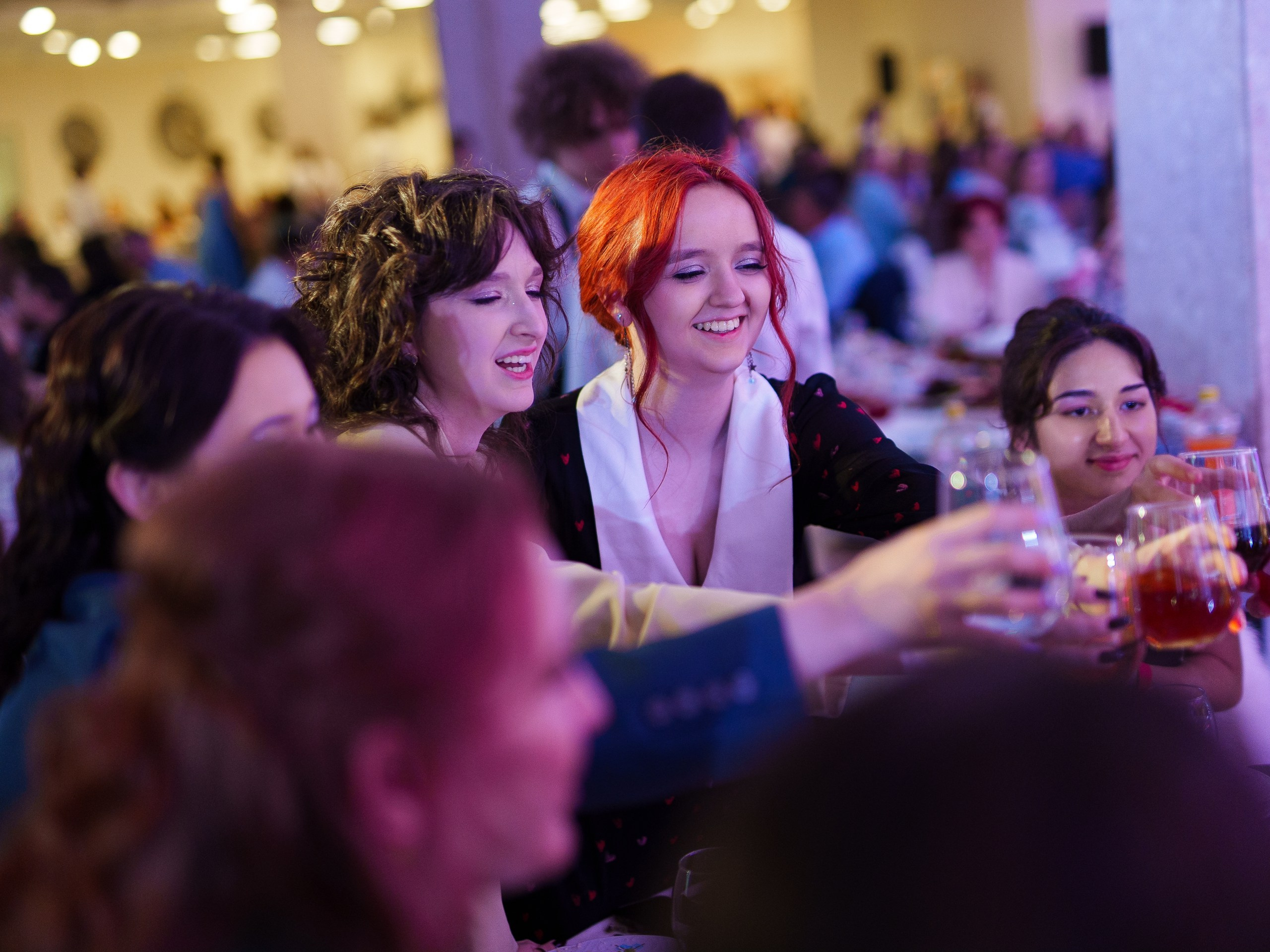 Фотограф на выпускной в Уфе — съёмка в Конгресс-холле для гимназии № 39