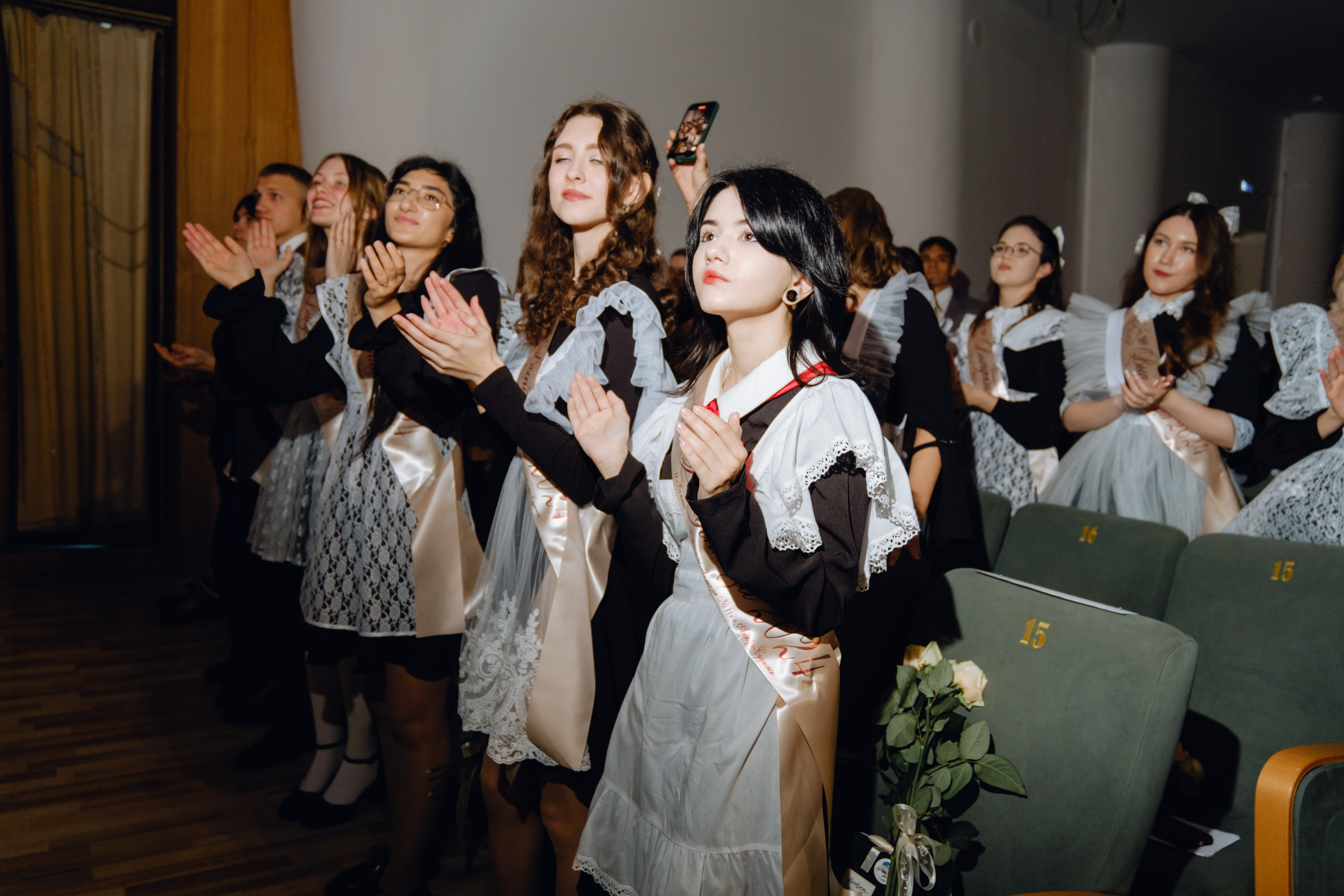 Последний звонок 11 класс. Фотограф Софья Володкина