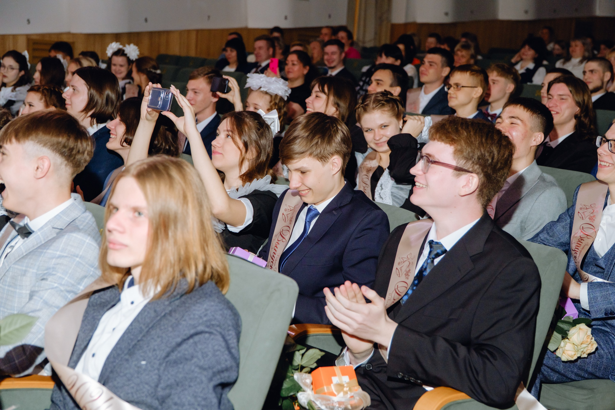 Последний звонок 11 класс. Фотограф Софья Володкина