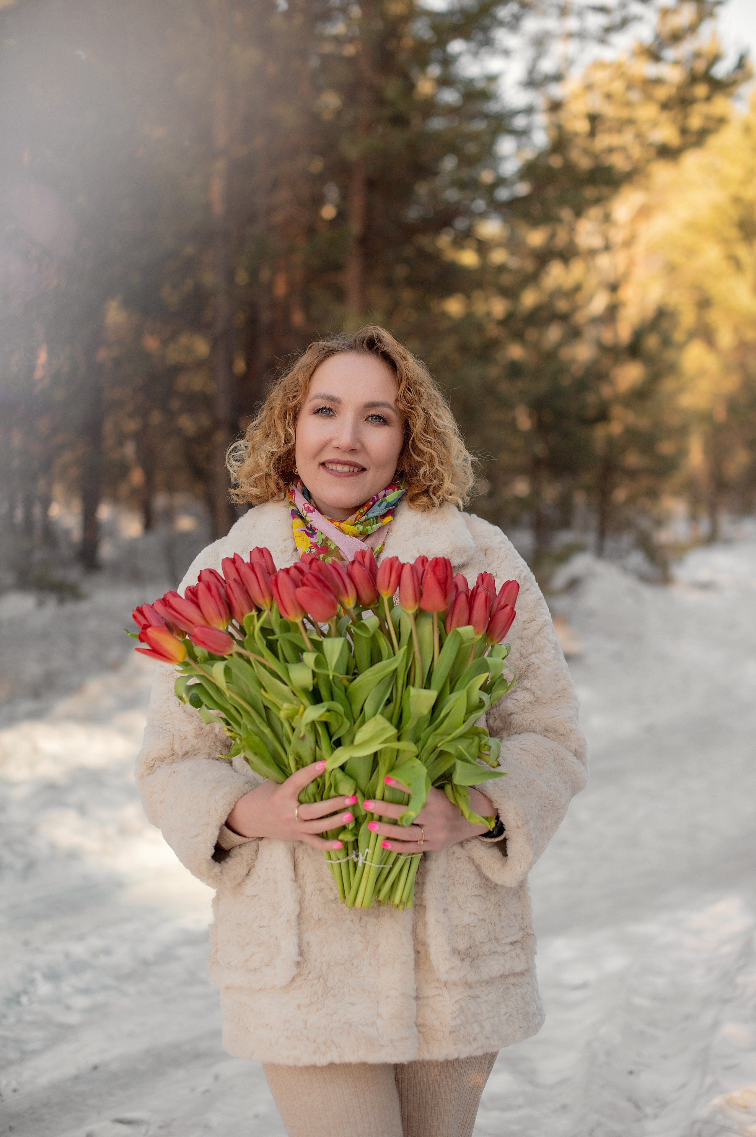 Ира тюльпаны в снегу. Фотограф Виктория Воронина